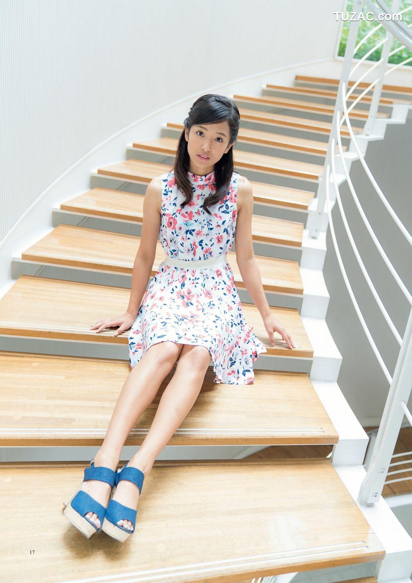 PB写真集_原色美人キャスター大図鑑2017《Cent Force Dprout &amp;amp; Kansai Fresh File》 写真集[75P]