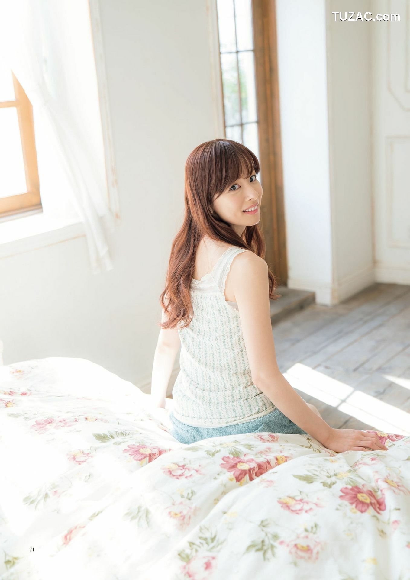 PB写真集_原色美人キャスター大図鑑2017《Cent Force Dprout &amp;amp; Kansai Fresh File》 写真集[75P]