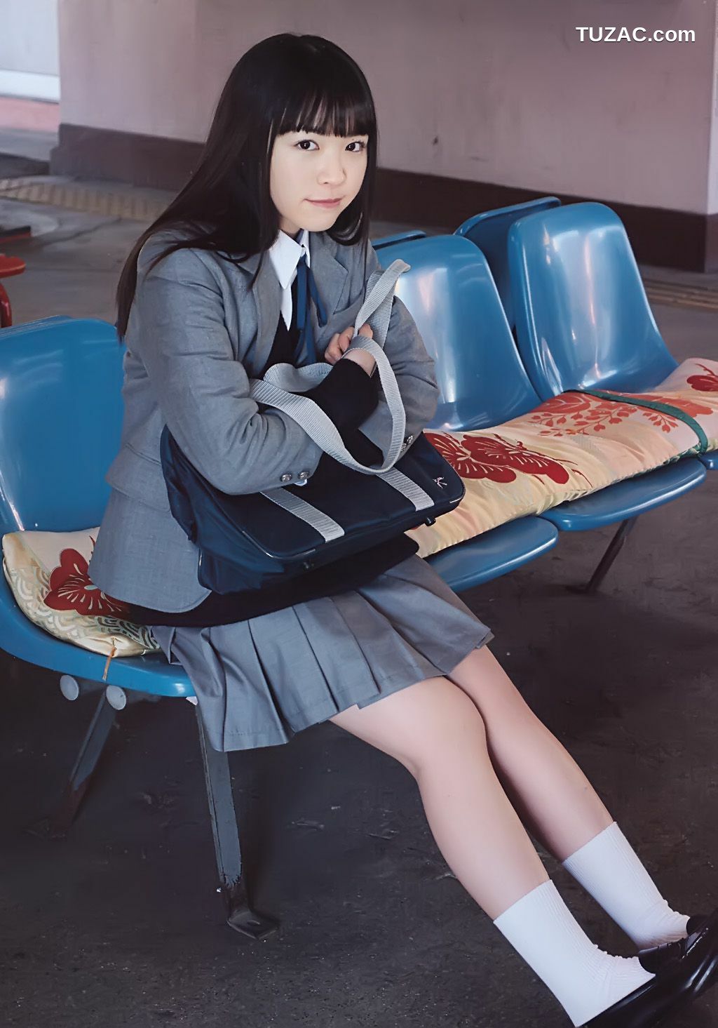 PB写真集_大和田南那、渡辺みり愛 《Graduation-中学卒業》 [36P]