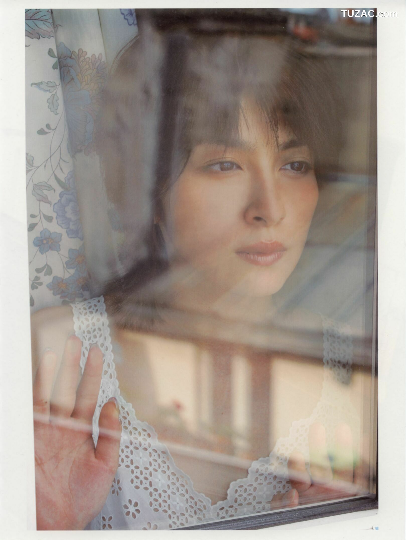 PB写真集_奥菜恵《The Okina 3／3 in Paris》 [85P]