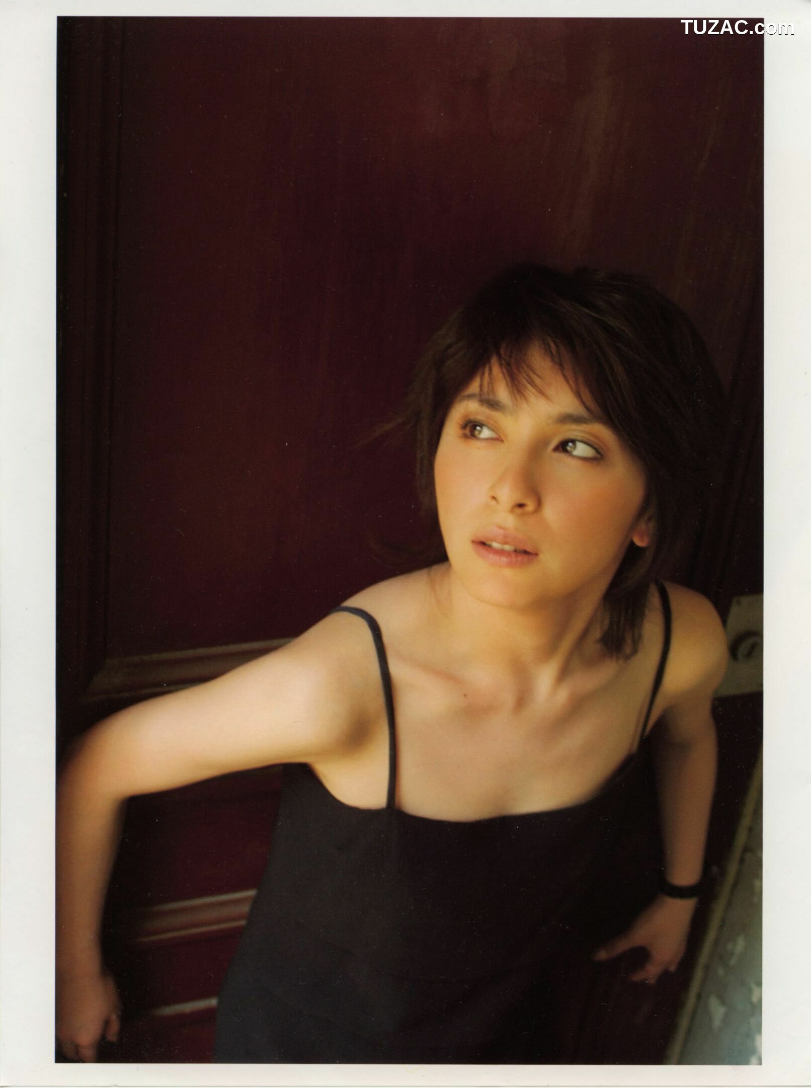 PB写真集_奥菜恵《The Okina 3／3 in Paris》 [85P]