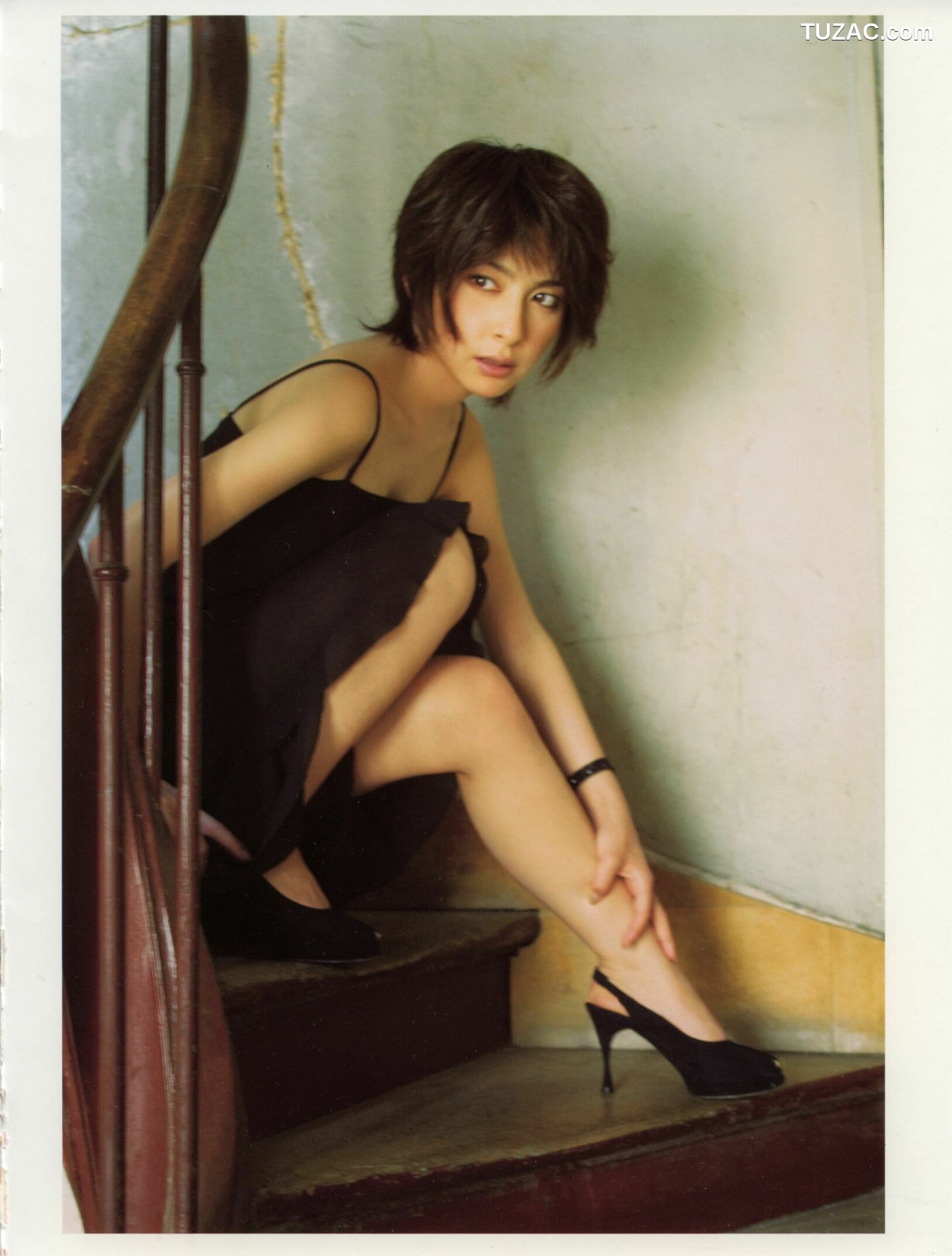 PB写真集_奥菜恵《The Okina 3／3 in Paris》 [85P]