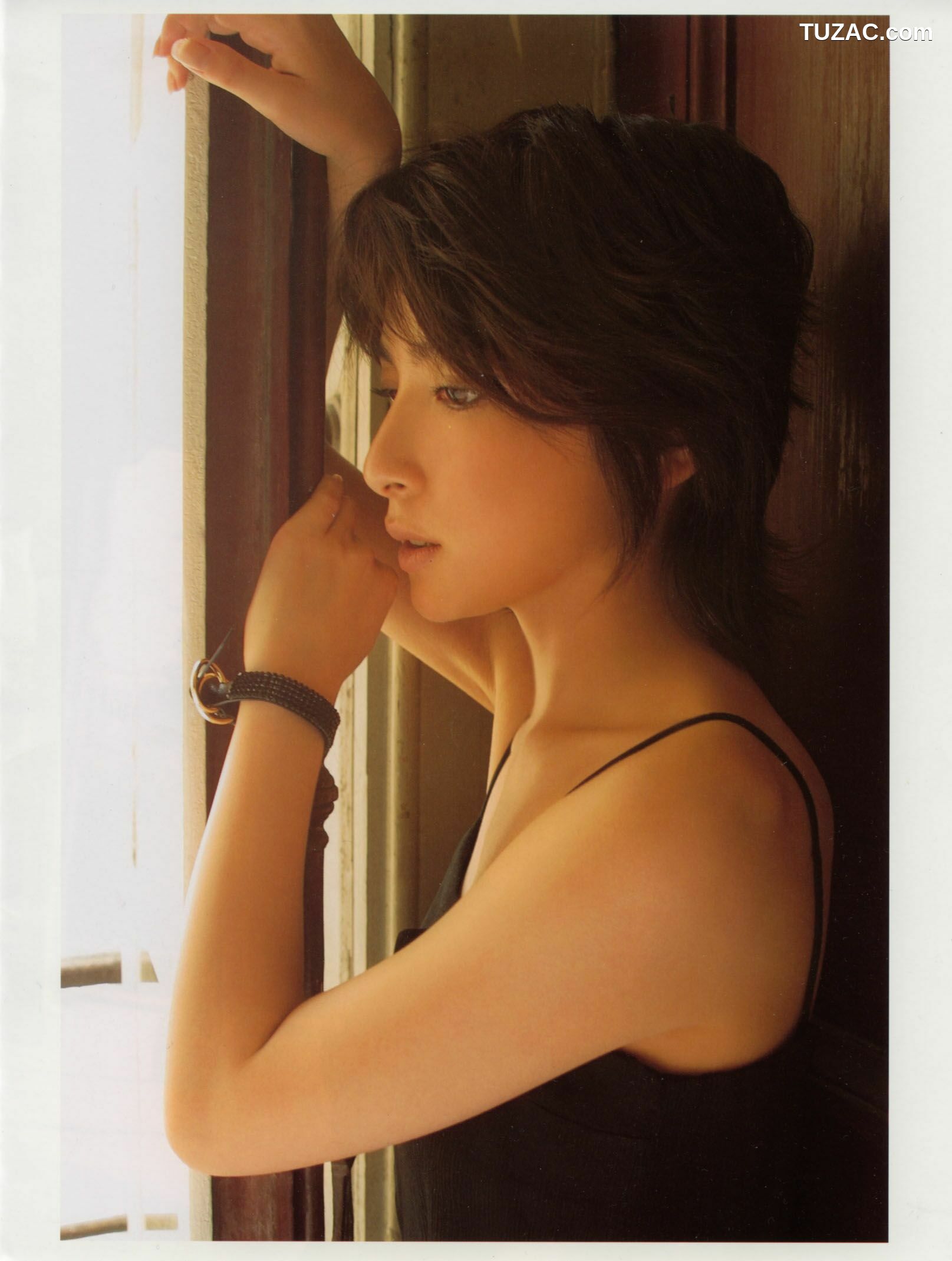 PB写真集_奥菜恵《The Okina 3／3 in Paris》 [85P]