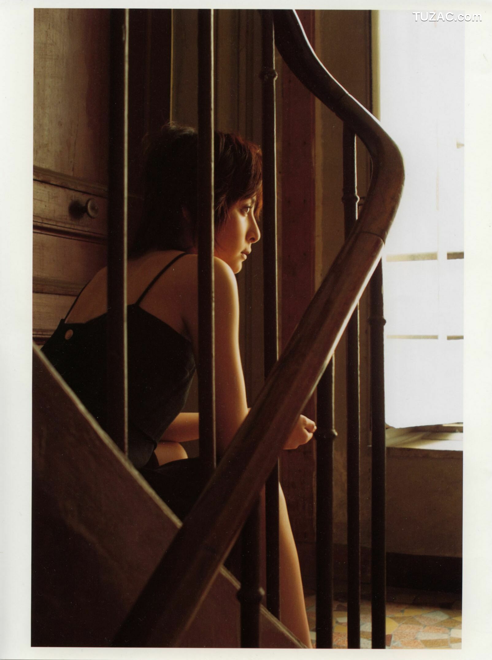 PB写真集_奥菜恵《The Okina 3／3 in Paris》 [85P]