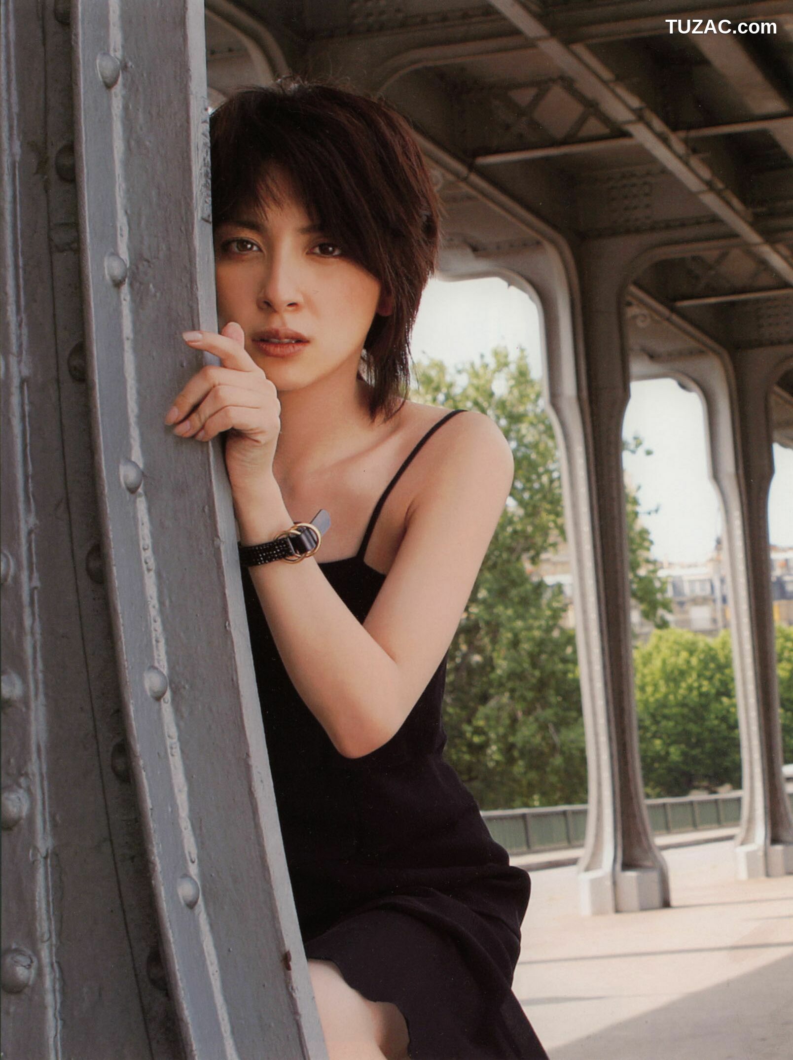 PB写真集_奥菜恵《The Okina 3／3 in Paris》 [85P]
