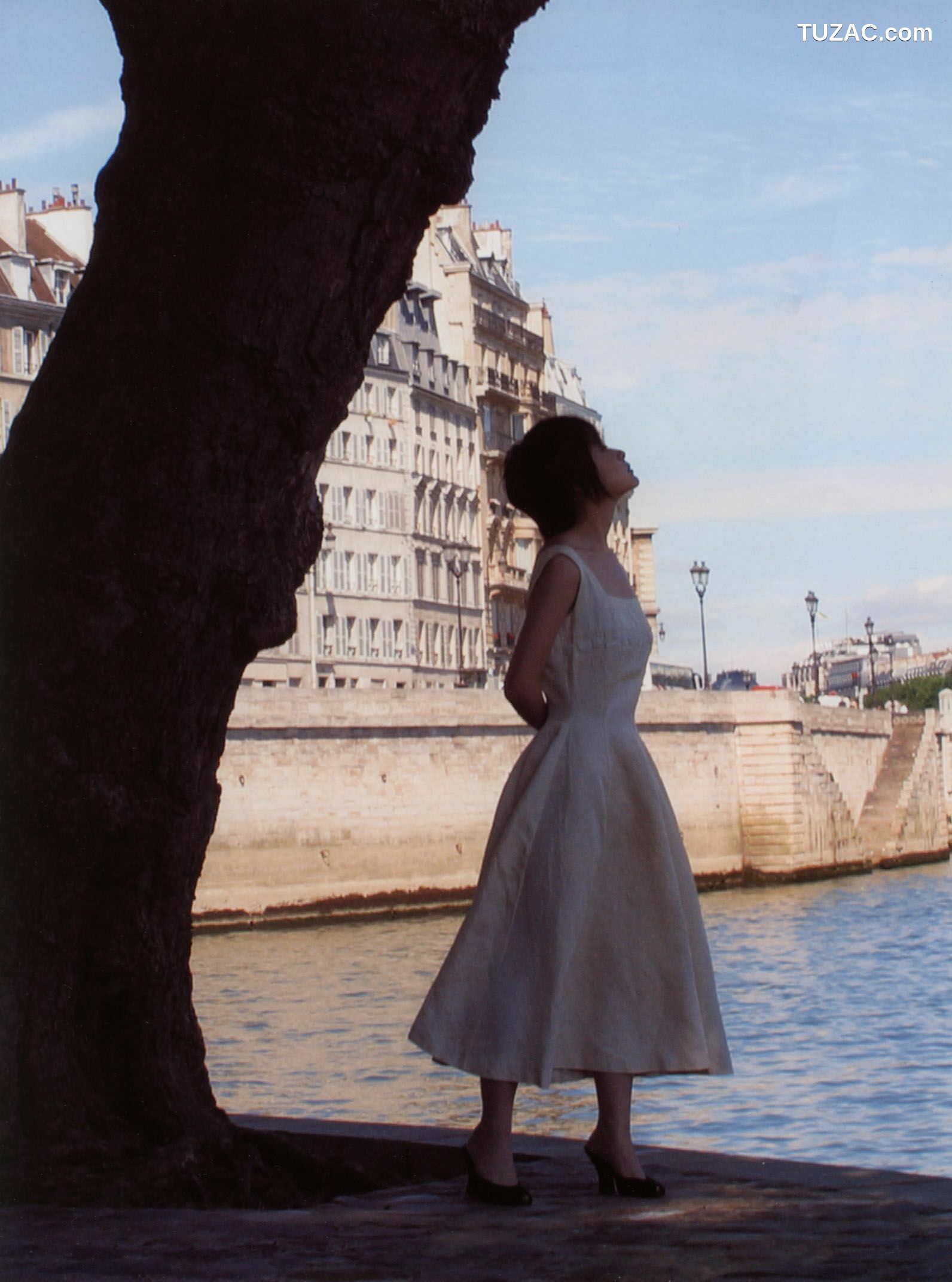 PB写真集_奥菜恵《The Okina 3／3 in Paris》 [85P]