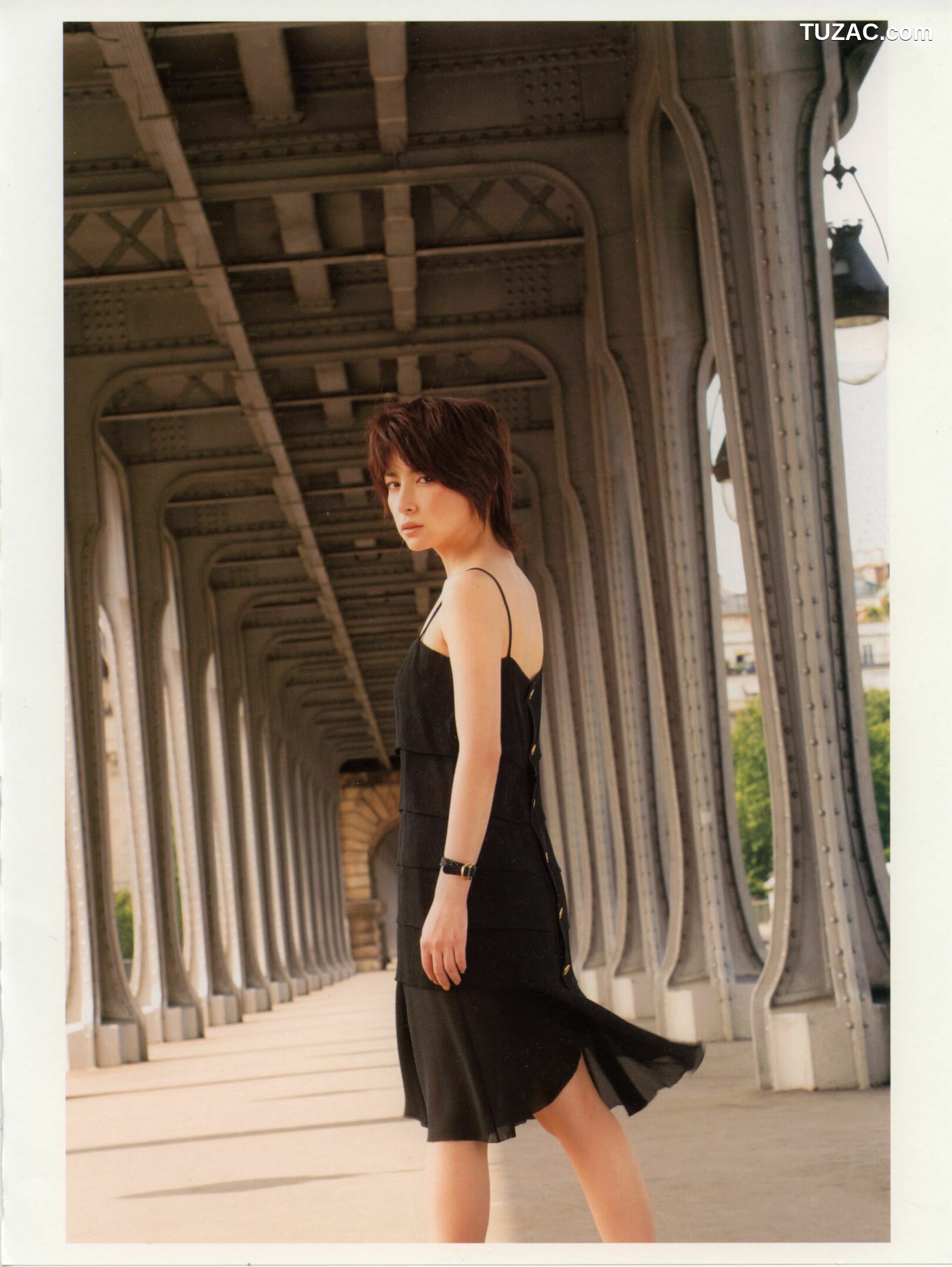 PB写真集_奥菜恵《The Okina 3／3 in Paris》 [85P]