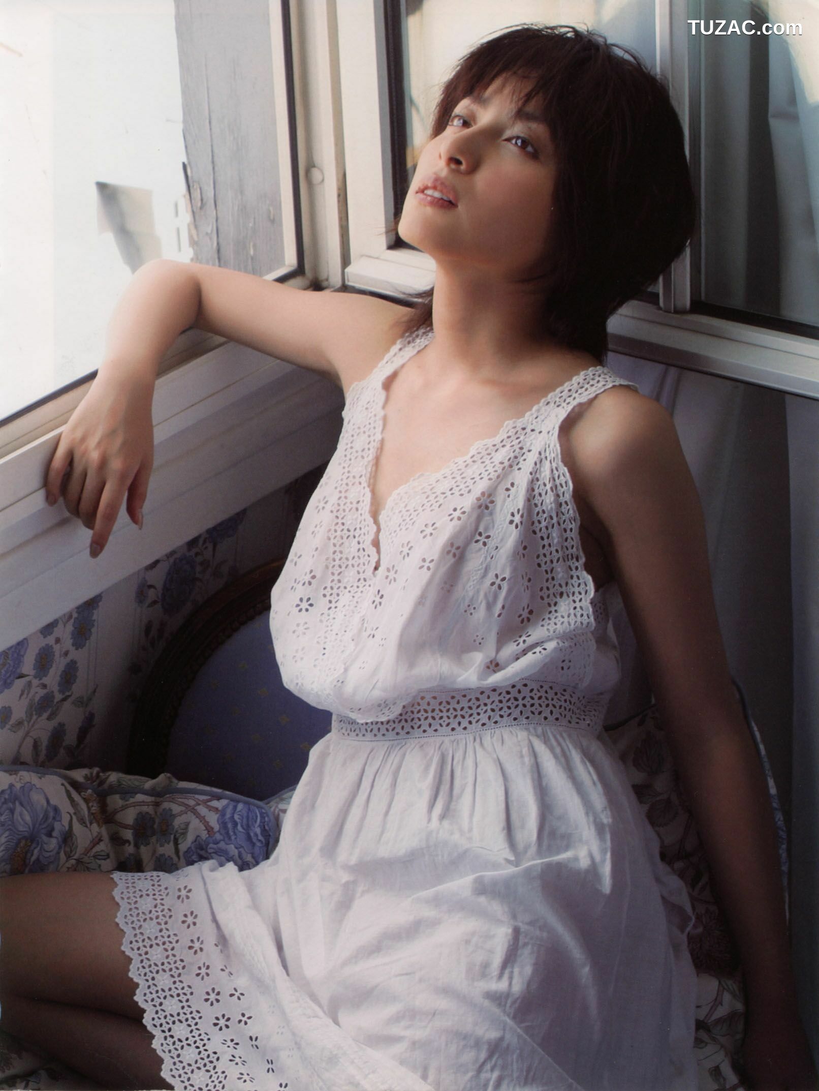 PB写真集_奥菜恵《The Okina 3／3 in Paris》 [85P]
