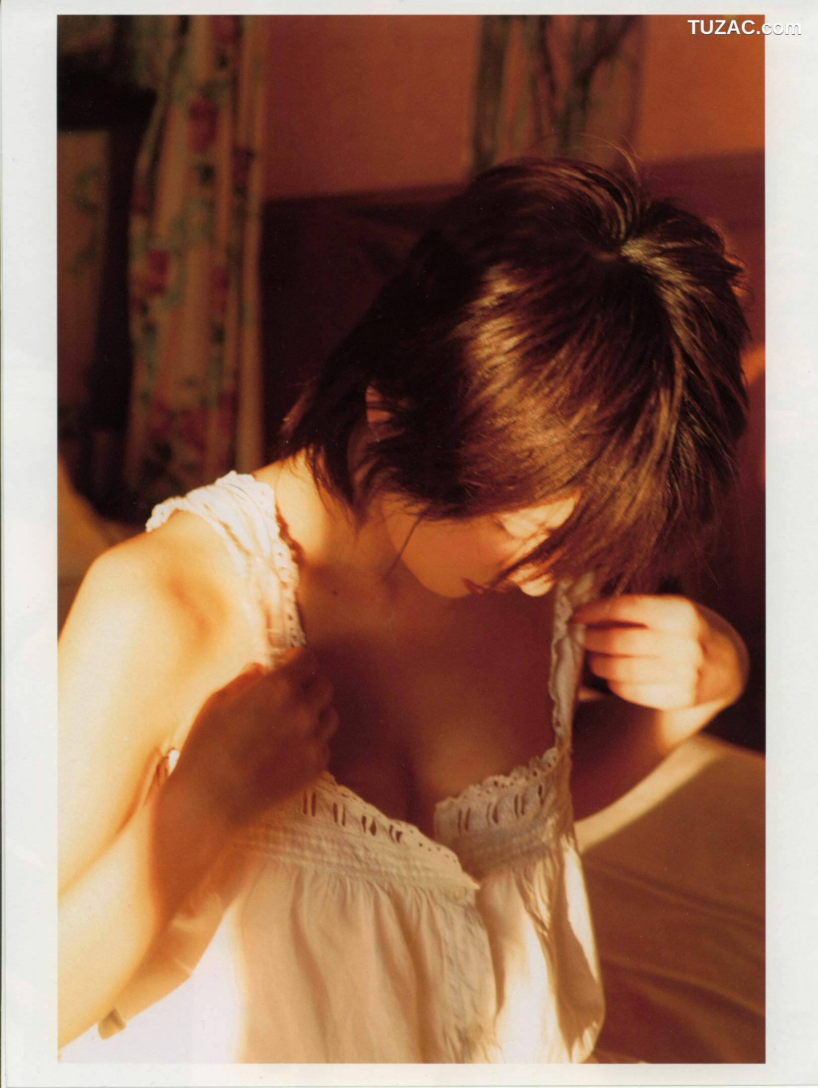 PB写真集_奥菜恵《The Okina 3／3 in Paris》 [85P]