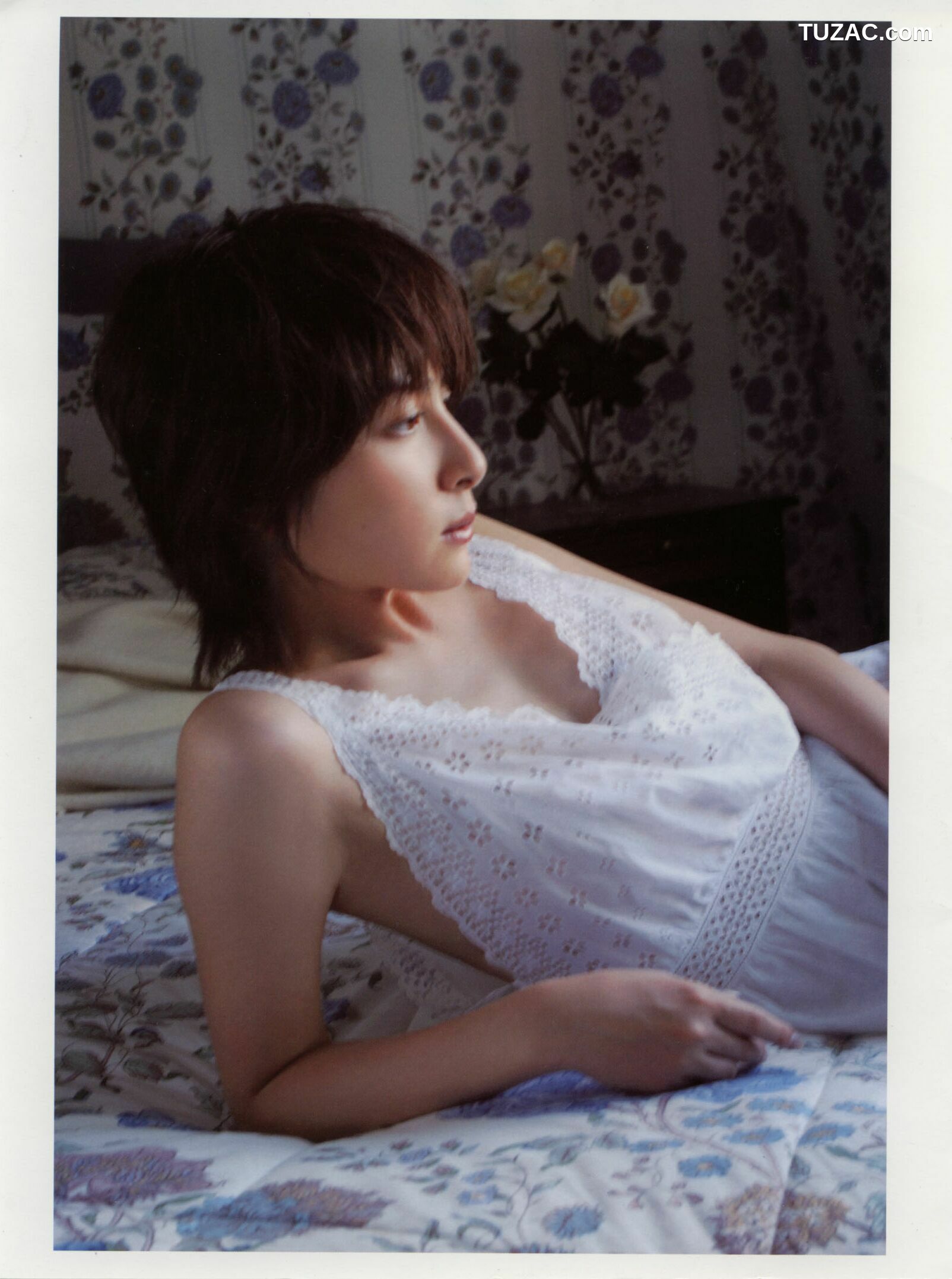 PB写真集_奥菜恵《The Okina 3／3 in Paris》 [85P]