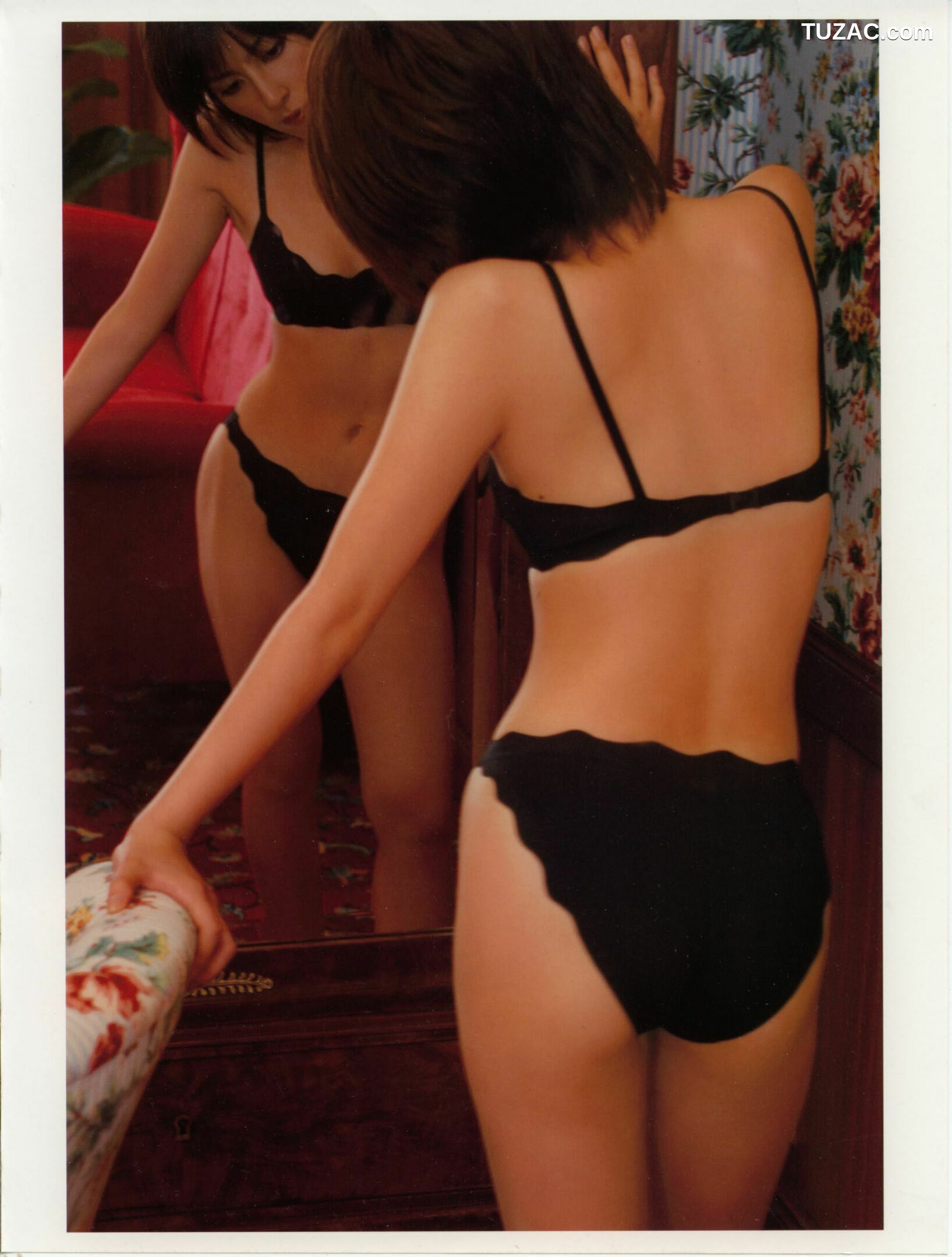 PB写真集_奥菜恵《The Okina 3／3 in Paris》 [85P]