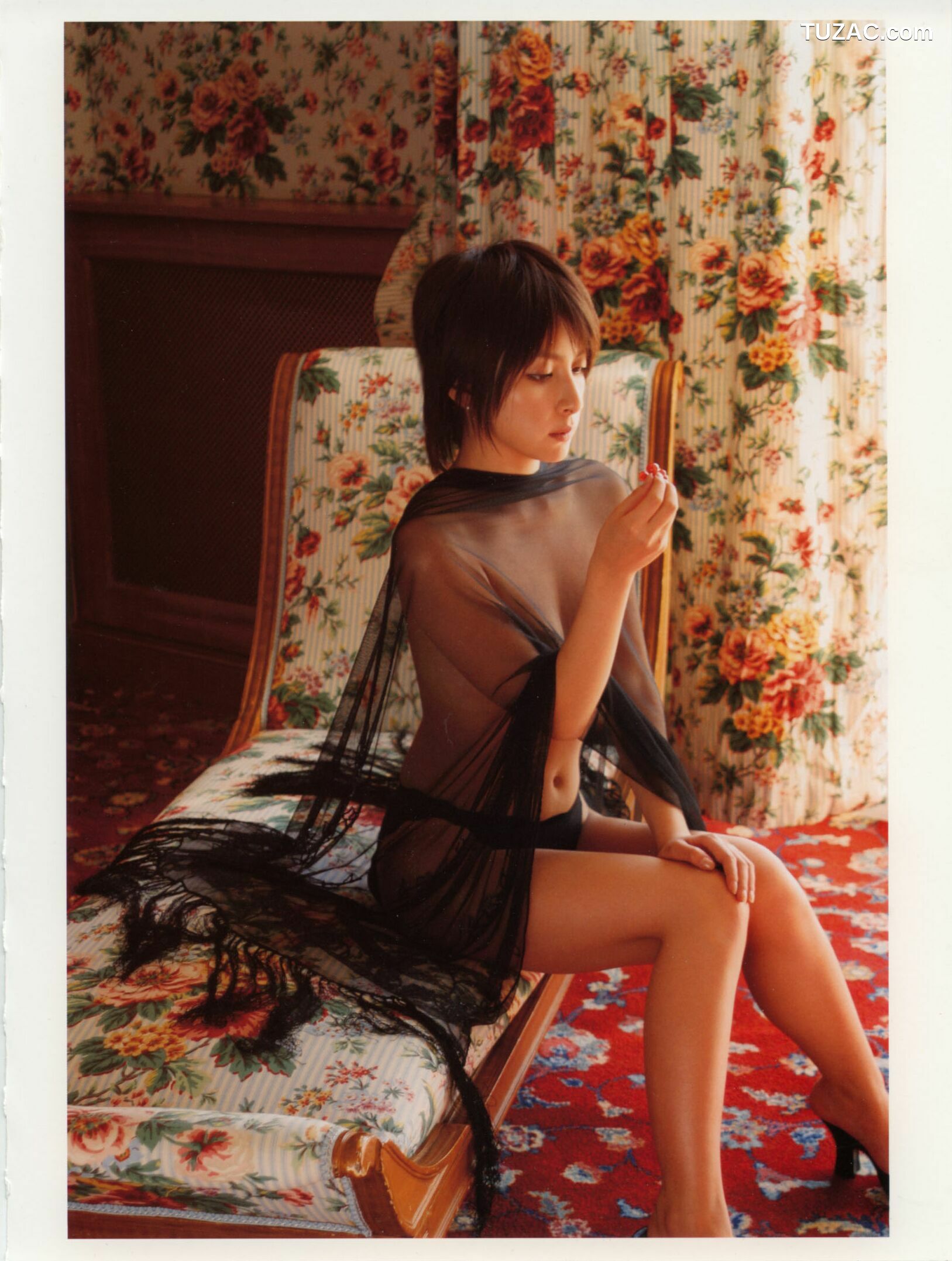 PB写真集_奥菜恵《The Okina 3／3 in Paris》 [85P]