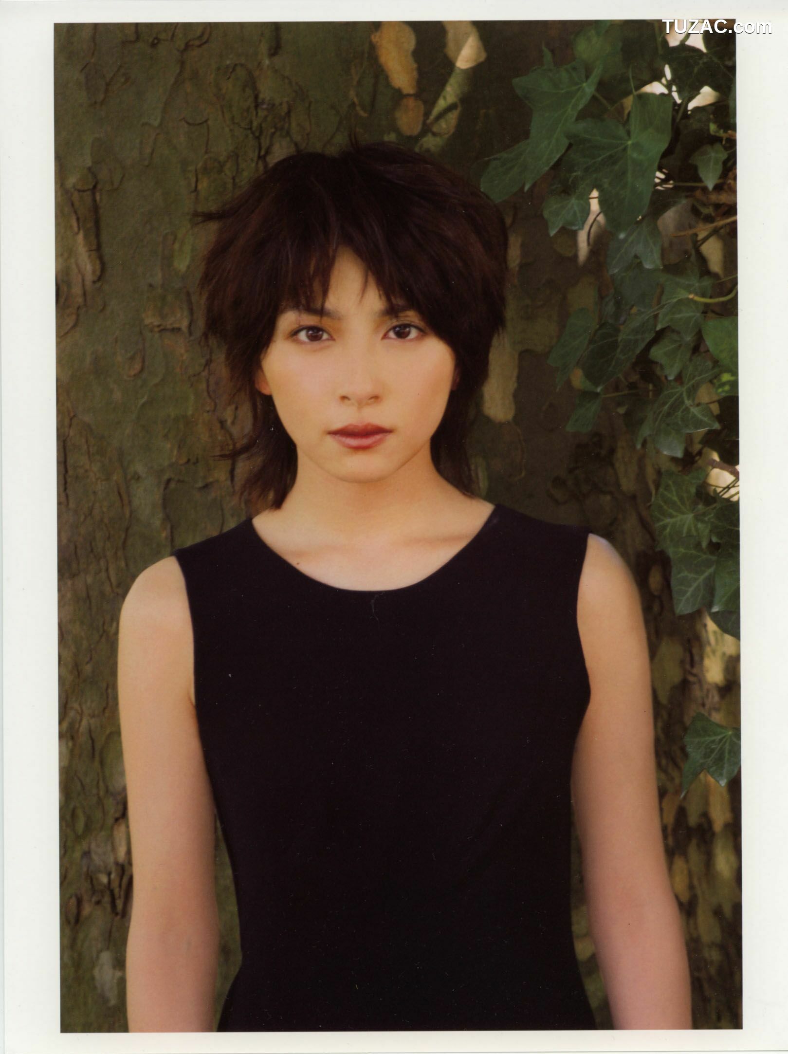 PB写真集_奥菜恵《The Okina 3／3 in Paris》 [85P]