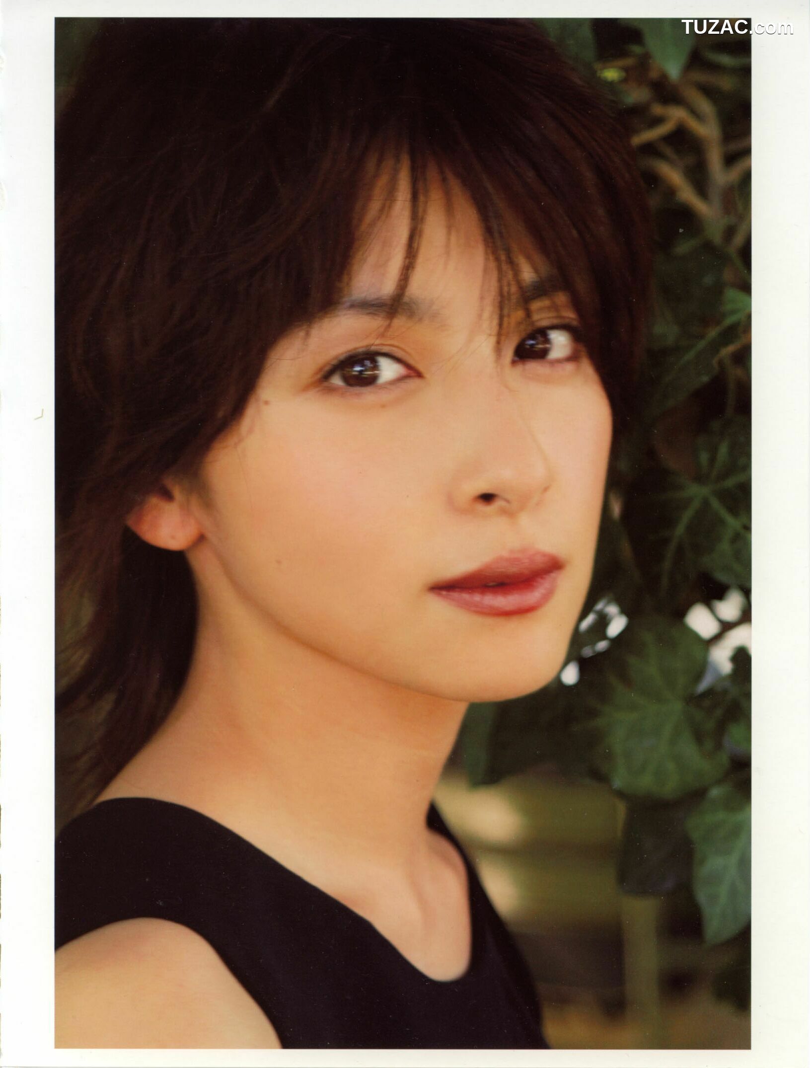 PB写真集_奥菜恵《The Okina 3／3 in Paris》 [85P]