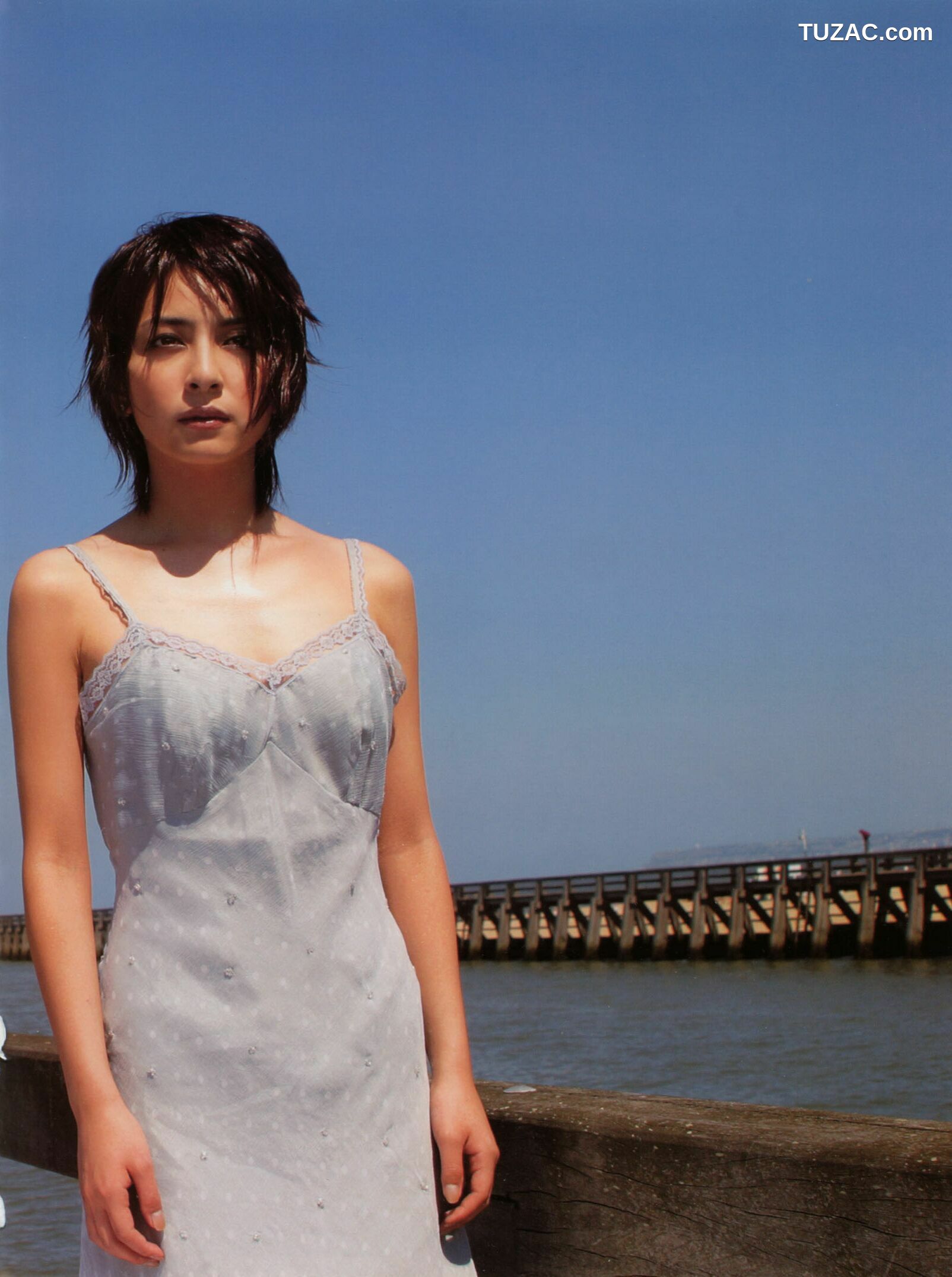 PB写真集_奥菜恵《The Okina 3／3 in Paris》 [85P]