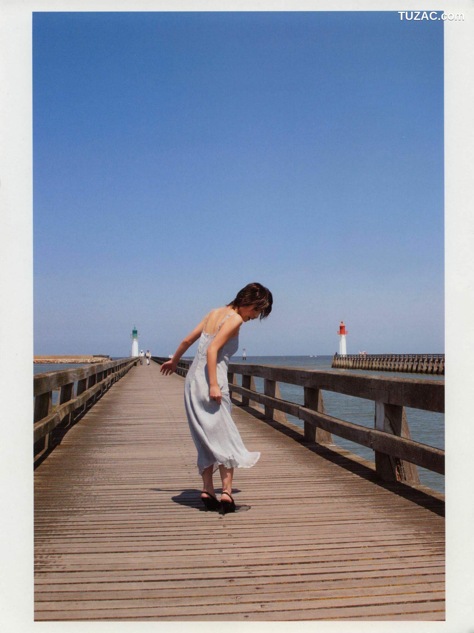 PB写真集_奥菜恵《The Okina 3／3 in Paris》 [85P]