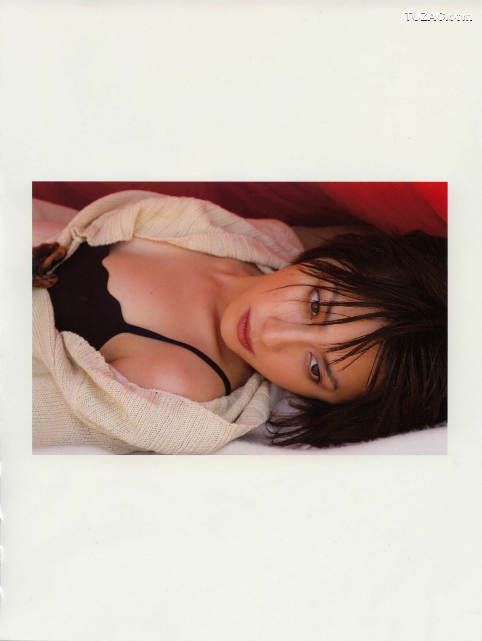 PB写真集_奥菜恵《The Okina 3／3 in Paris》 [85P]