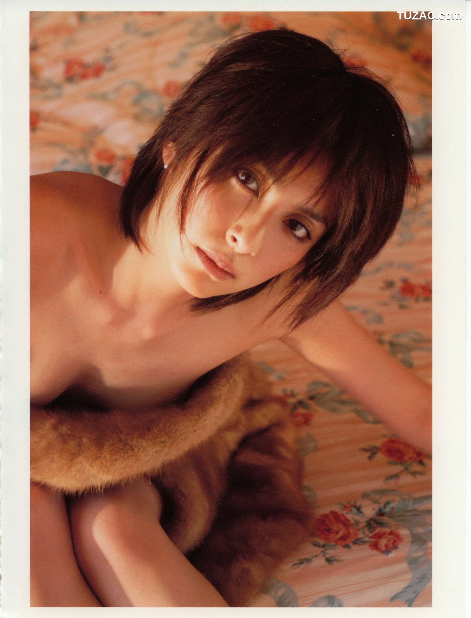 PB写真集_奥菜恵《The Okina 3／3 in Paris》 [85P]