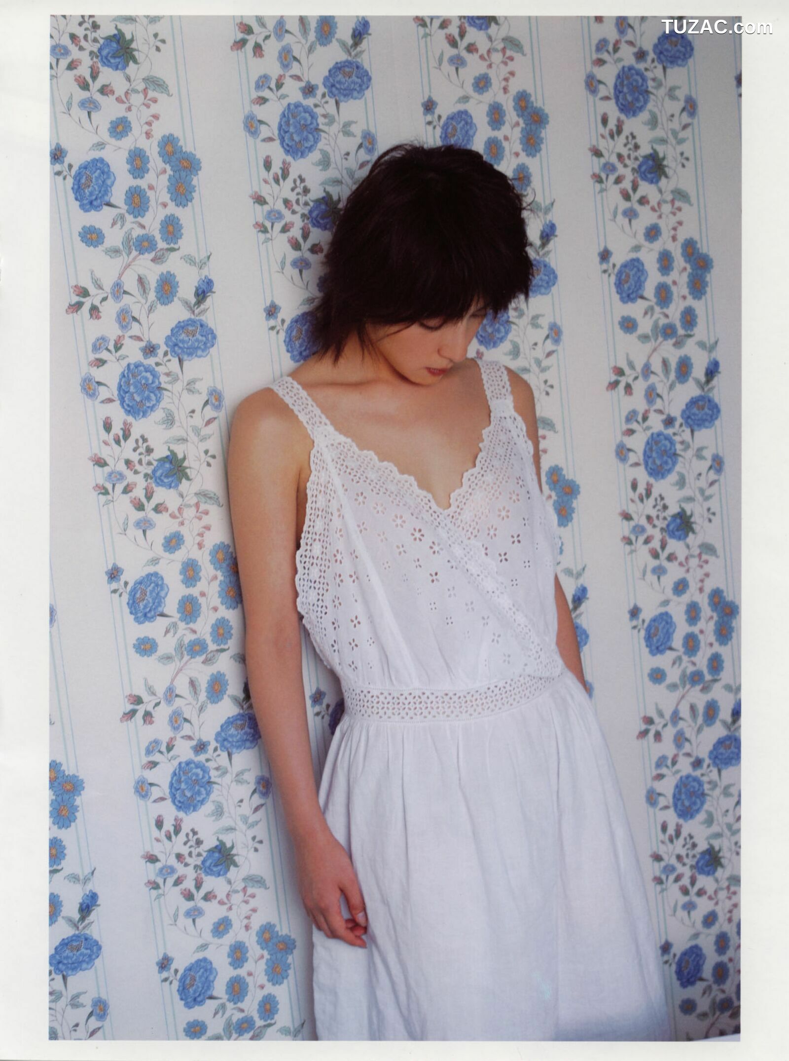 PB写真集_奥菜恵《The Okina 3／3 in Paris》 [85P]