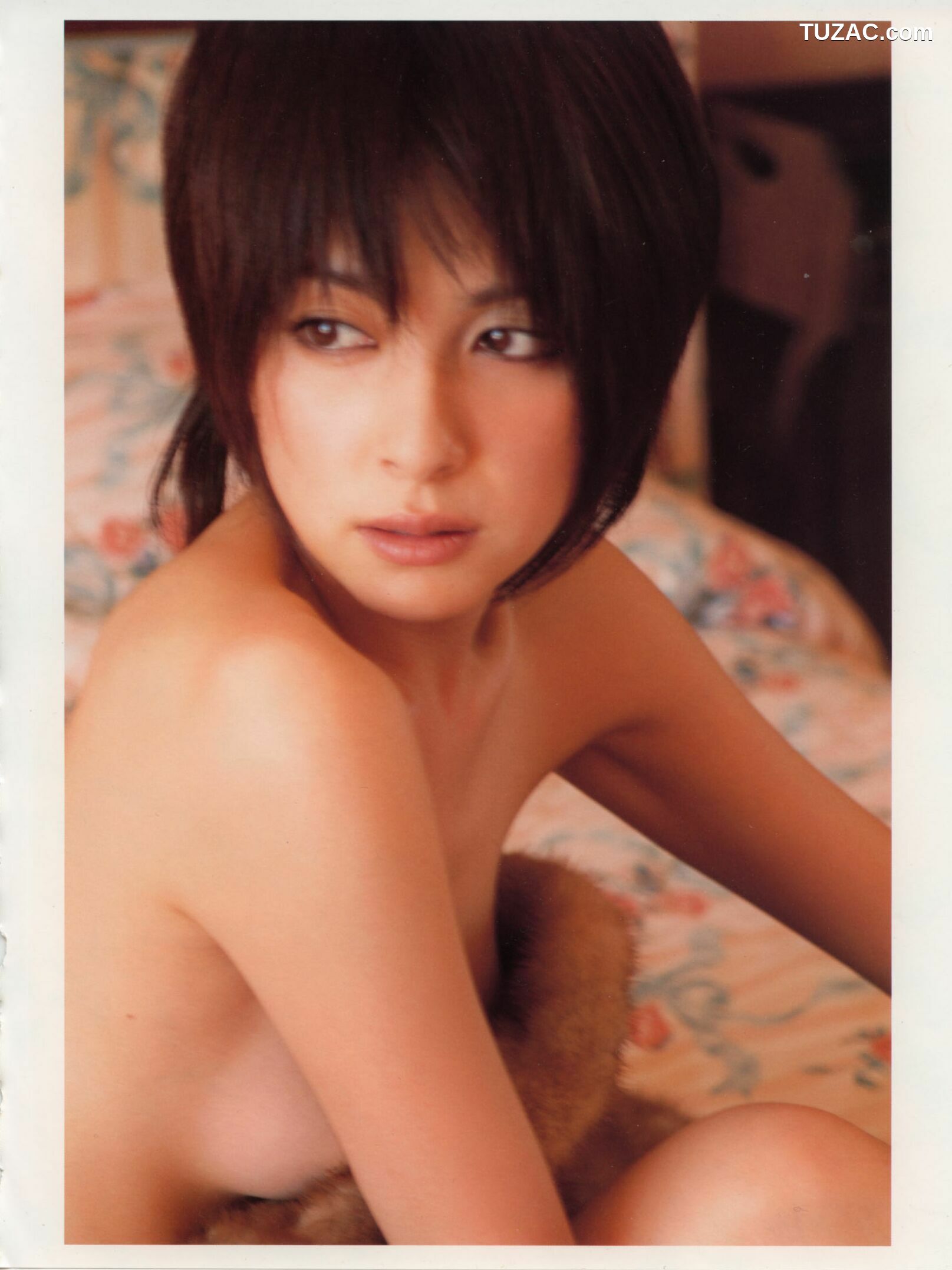 PB写真集_奥菜恵《The Okina 3／3 in Paris》 [85P]