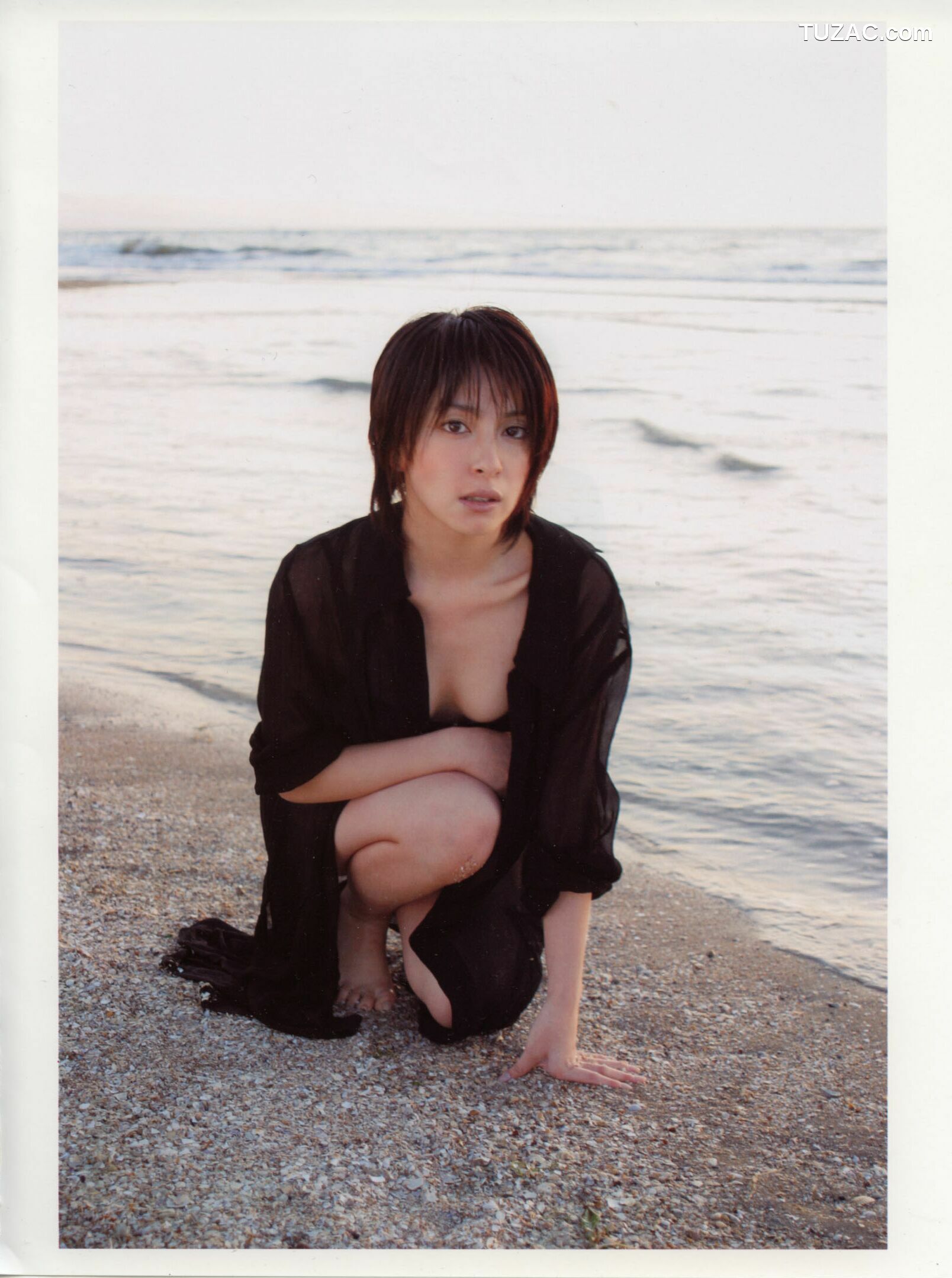 PB写真集_奥菜恵《The Okina 3／3 in Paris》 [85P]
