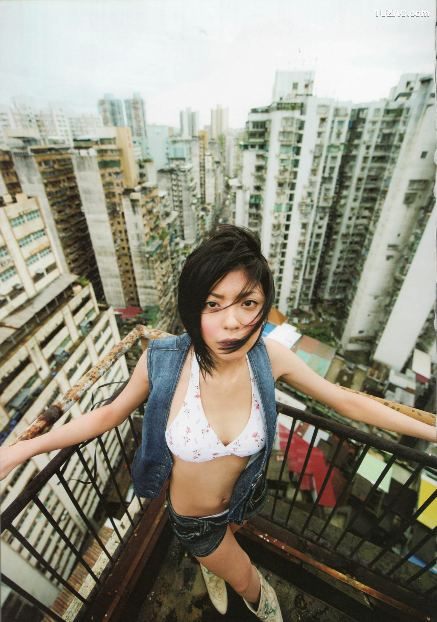 PB写真集_宮地真緒 《Decada》 写真集[99P]