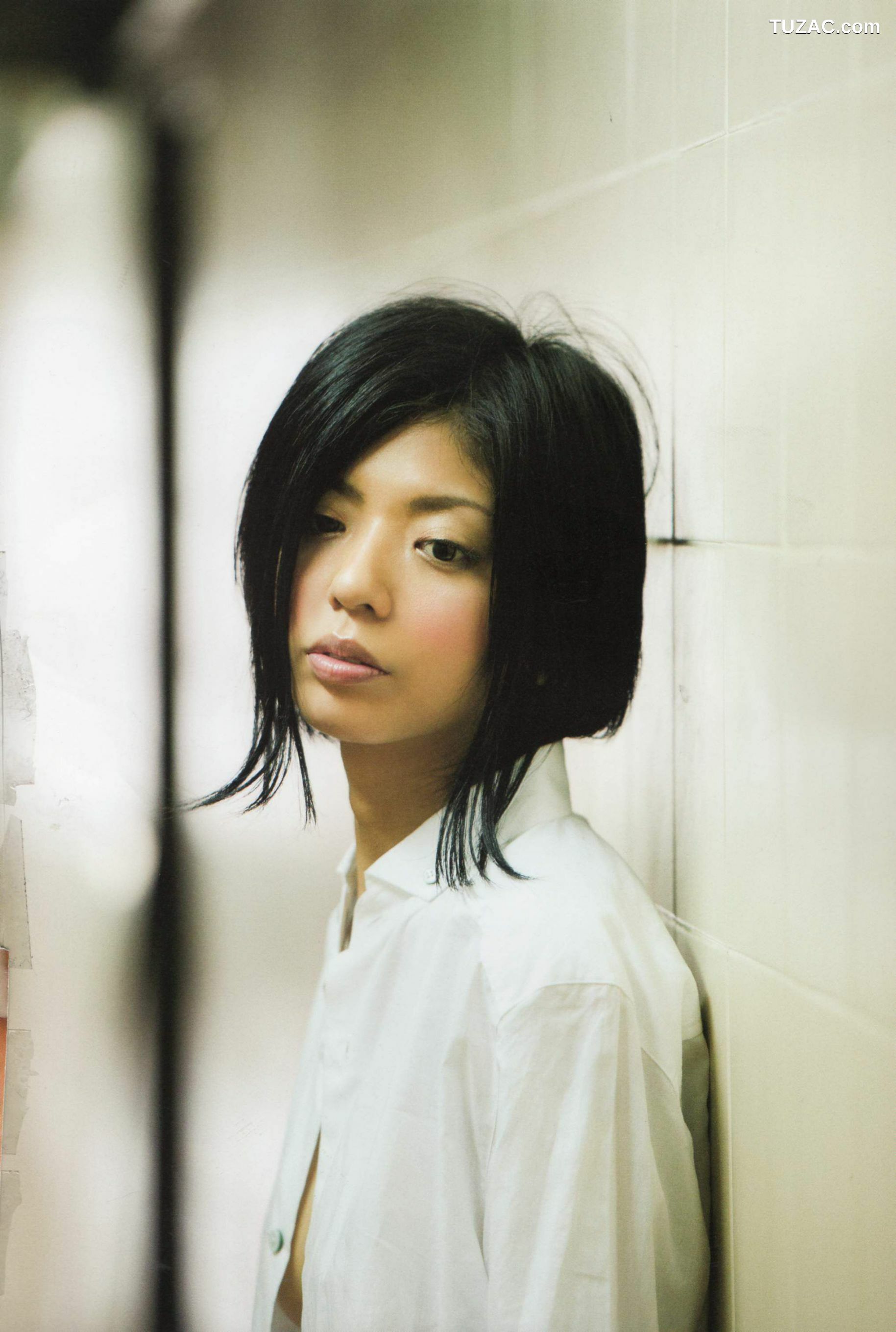 PB写真集_宮地真緒 《Decada》 写真集[99P]