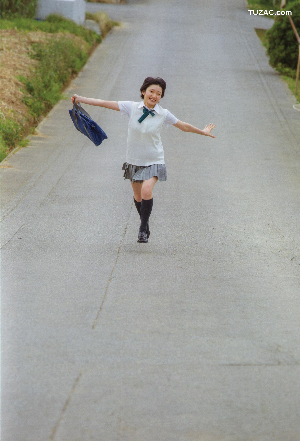 PB写真集_宮本佳林《Karin sixteen》Amazon限定カバーVer  [84P]