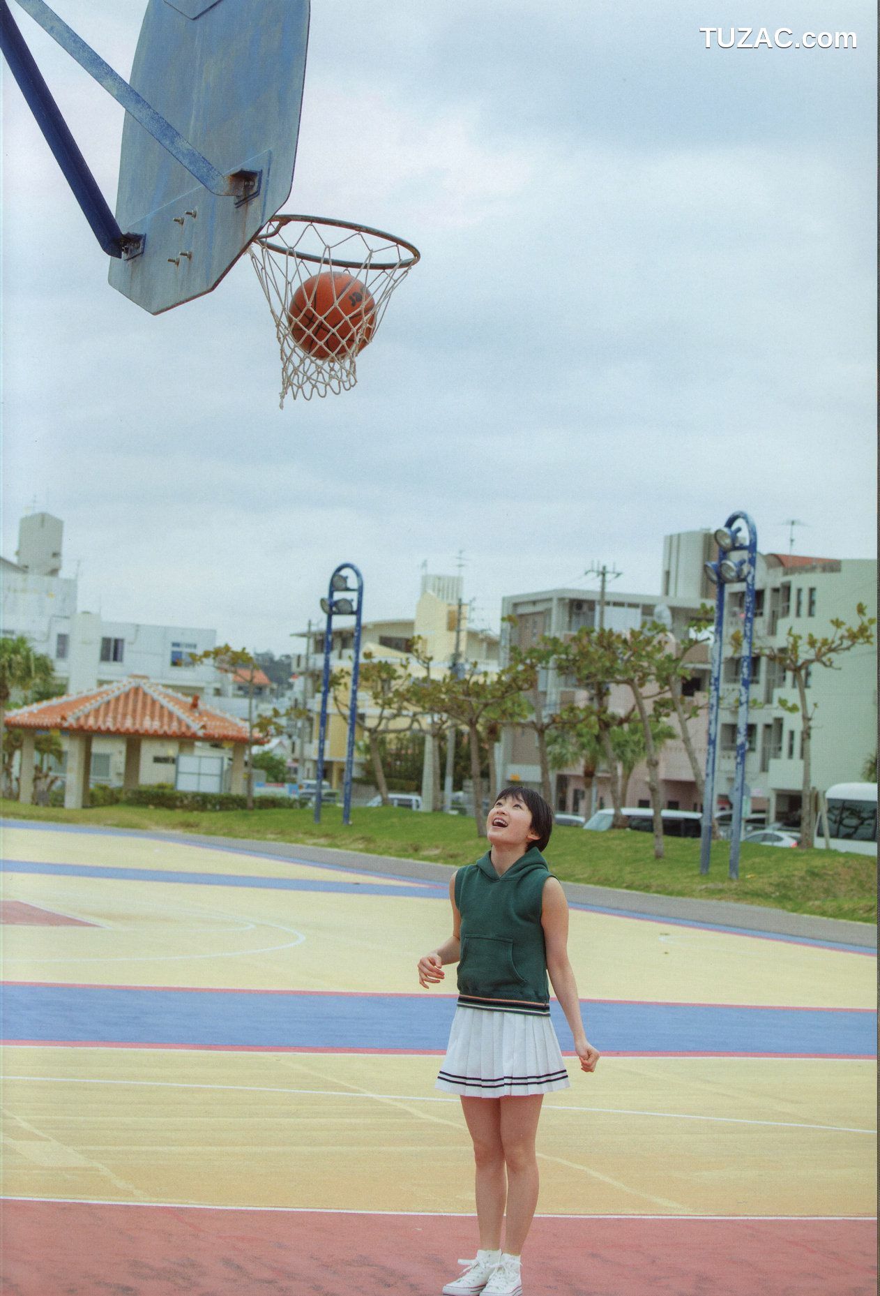 PB写真集_宮本佳林《Karin sixteen》Amazon限定カバーVer  [84P]