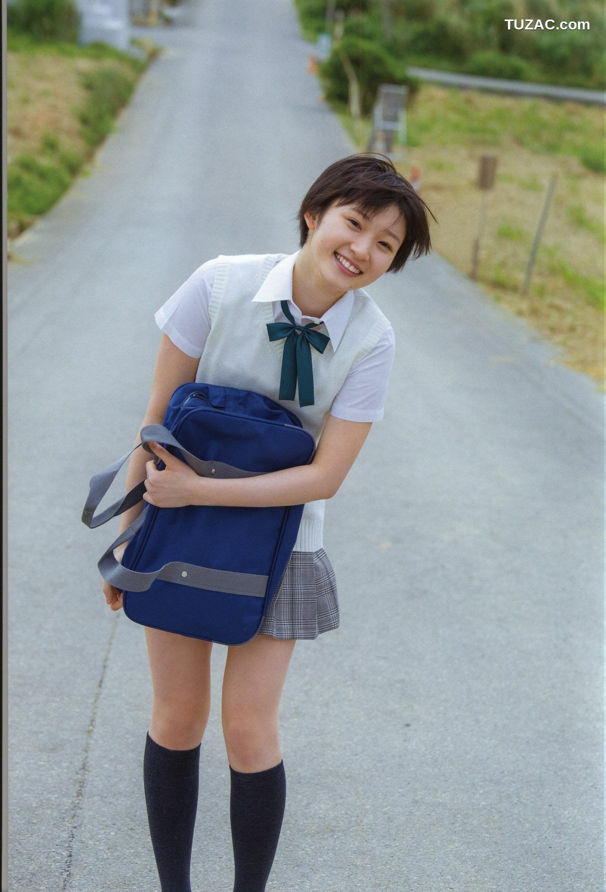 PB写真集_宮本佳林《Karin sixteen》Amazon限定カバーVer  [84P]