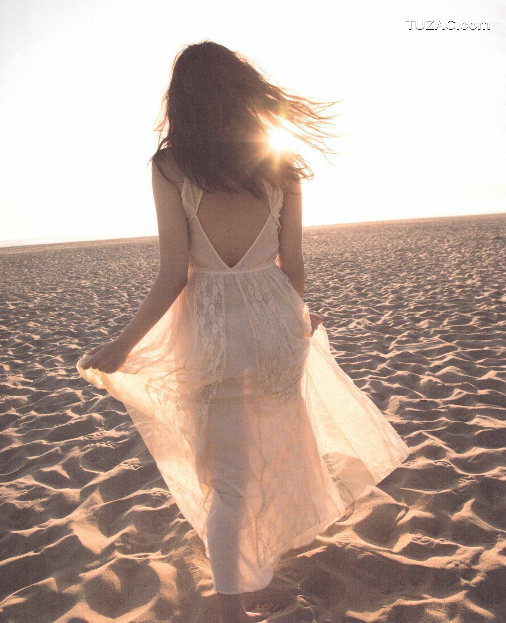 PB写真集_小嶋陽菜/小岛阳菜《Dou Suru どうする？》 [142P]