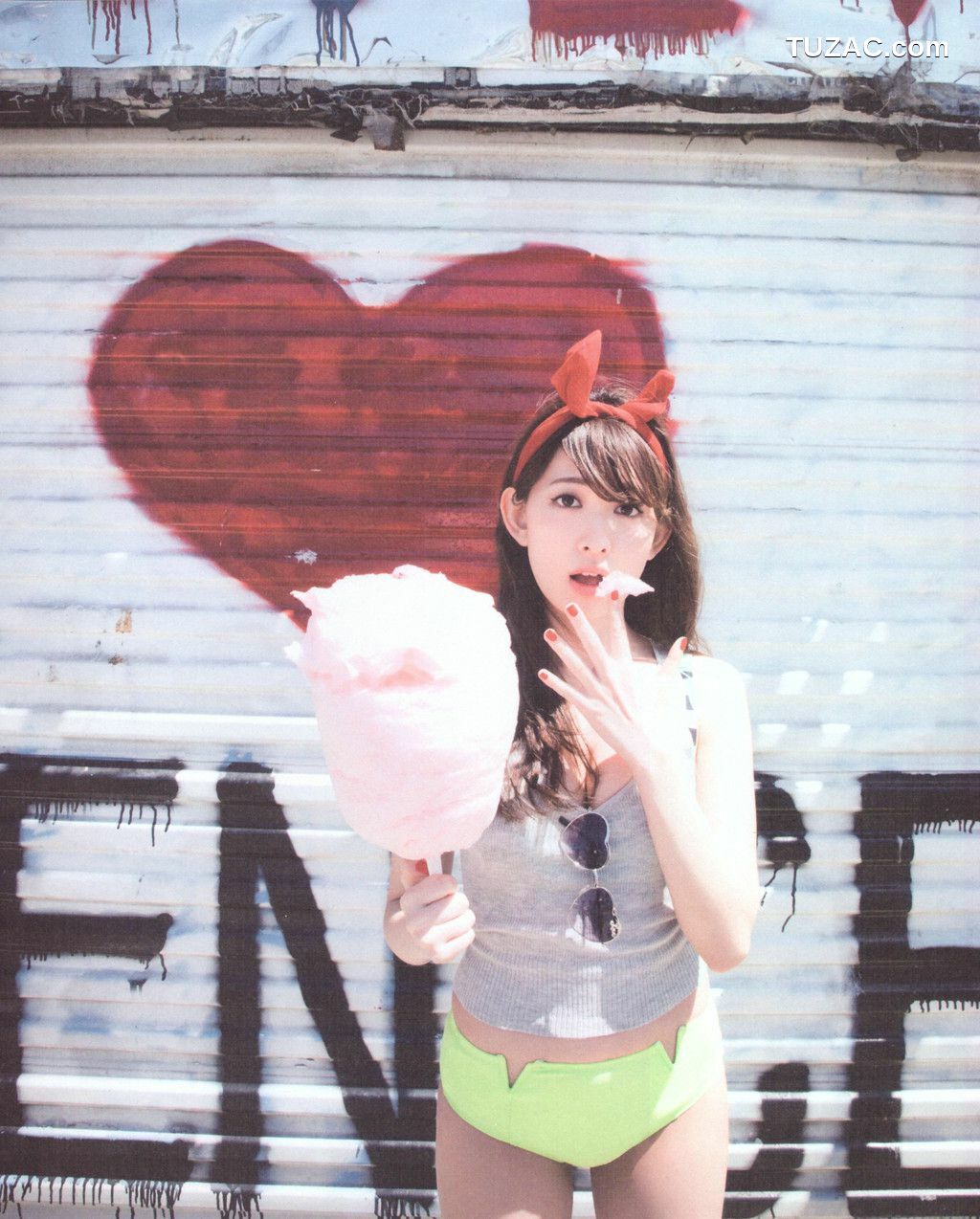 PB写真集_小嶋陽菜/小岛阳菜《Dou Suru どうする？》 [142P]