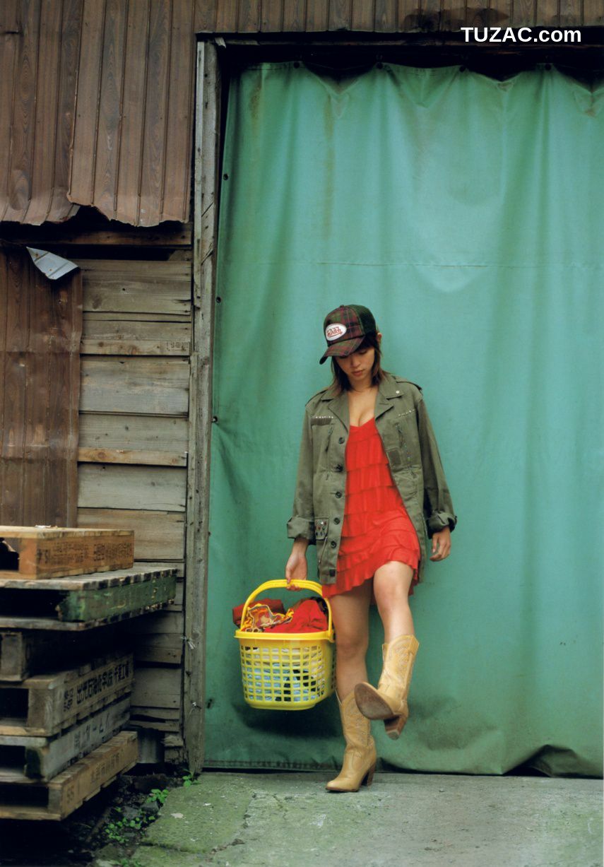 PB写真集_岩佐真悠子 《Sixteen Blue》 [83P]