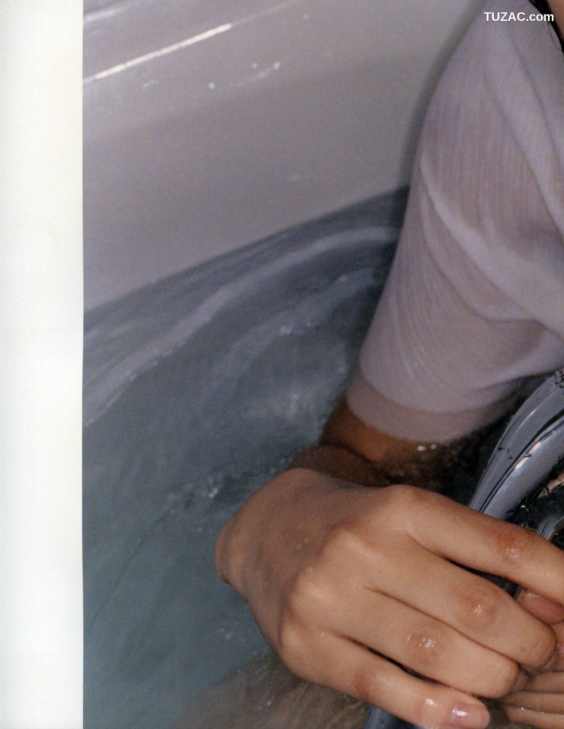 PB写真集_岩佐真悠子《イキズカイ》 写真集[92P]