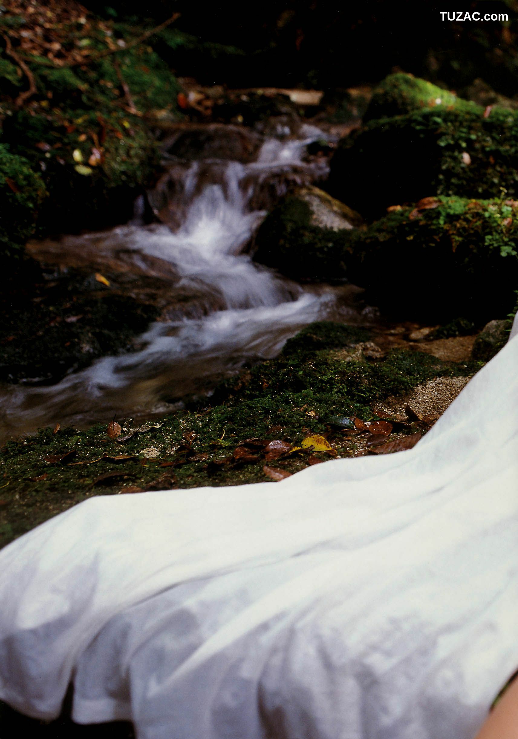 PB写真集_戸田恵梨香 《SANWA MOOK 7 生まれた泉》[98P]