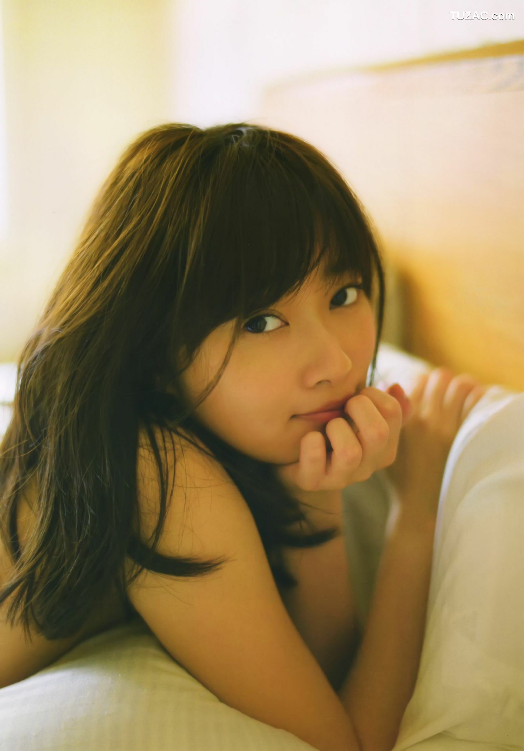 PB写真集_指原莉乃 《スキャンダル中毒》 [104P]