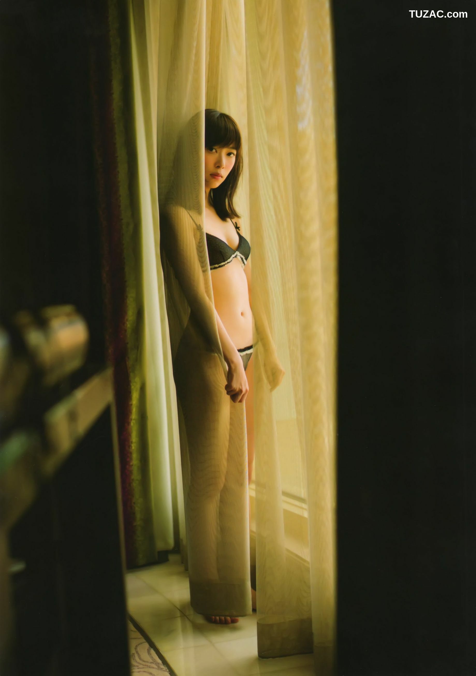 PB写真集_指原莉乃 《スキャンダル中毒》 [104P]