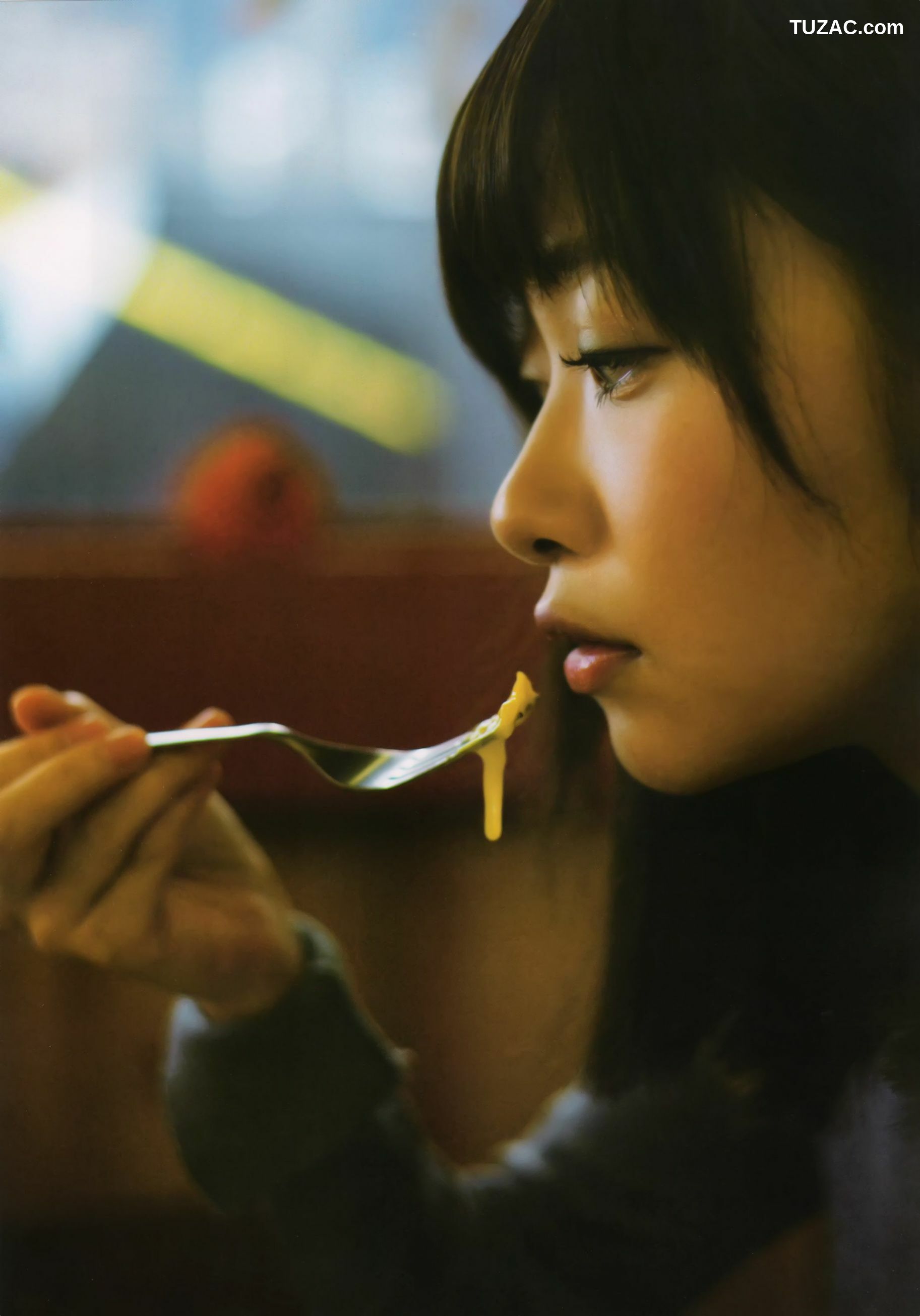 PB写真集_指原莉乃 《スキャンダル中毒》 [104P]