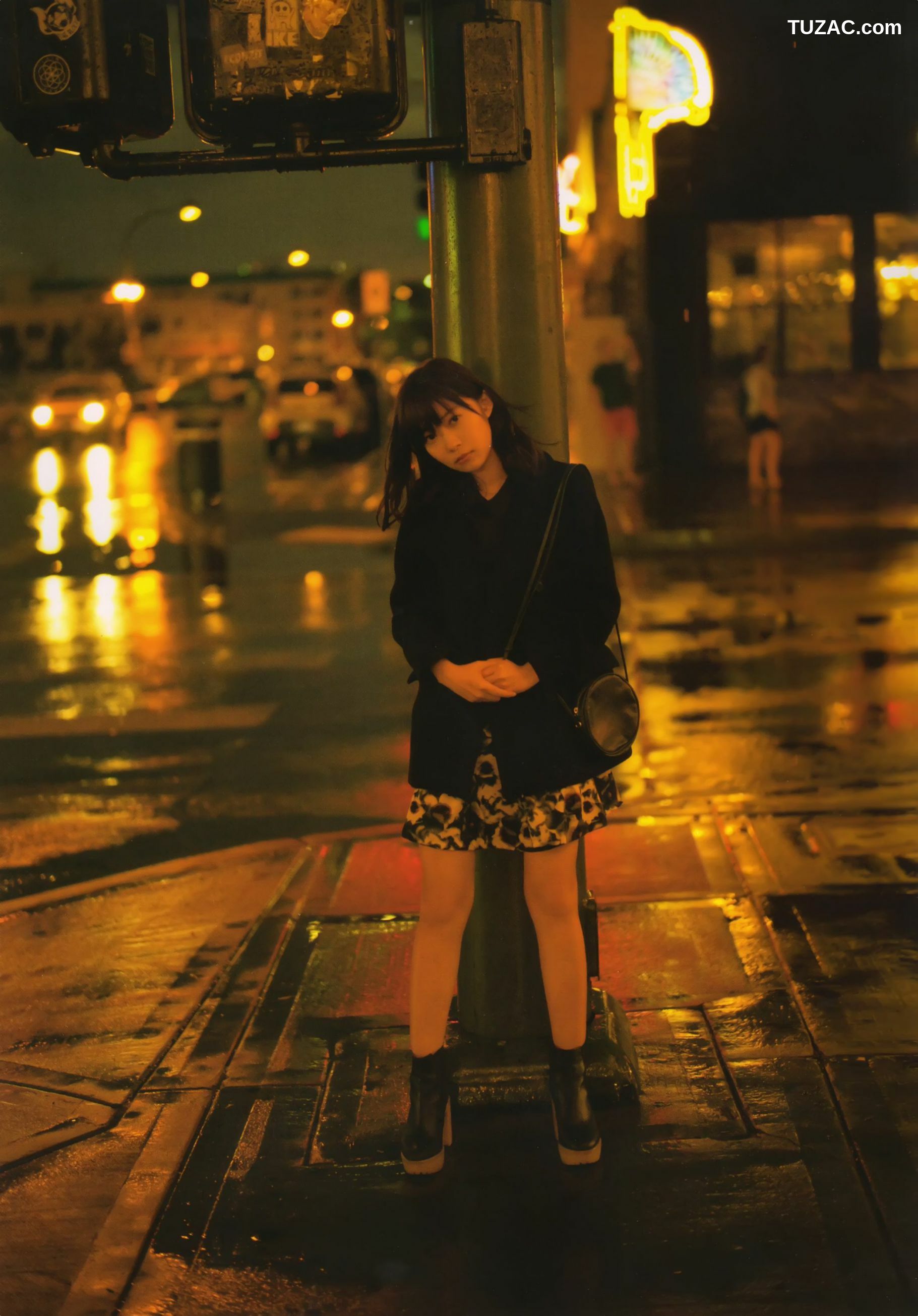 PB写真集_指原莉乃 《スキャンダル中毒》 [104P]