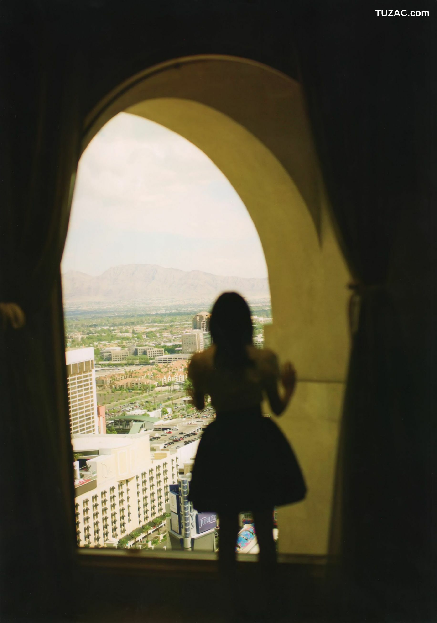 PB写真集_指原莉乃 《スキャンダル中毒》 [104P]