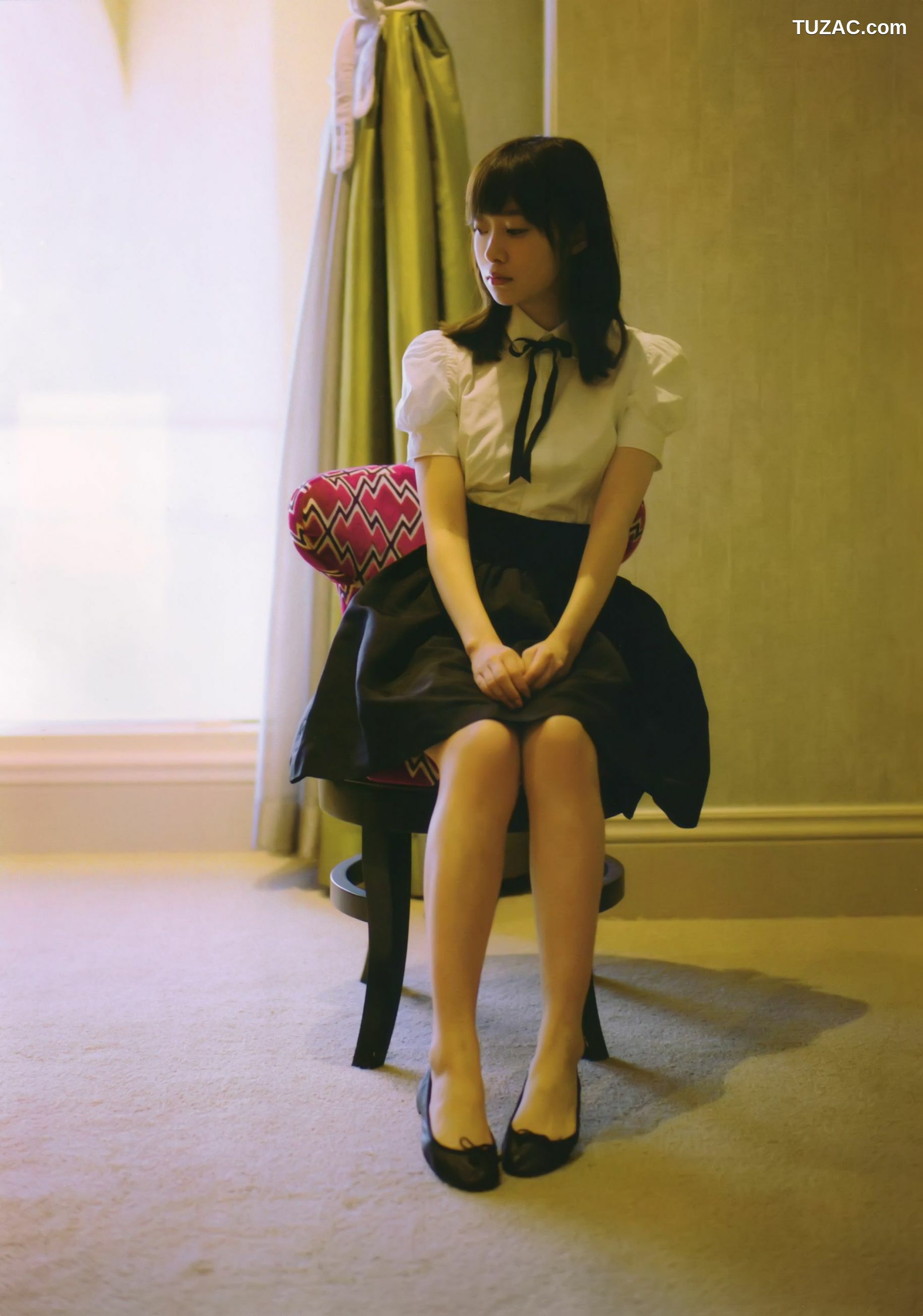 PB写真集_指原莉乃 《スキャンダル中毒》 [104P]