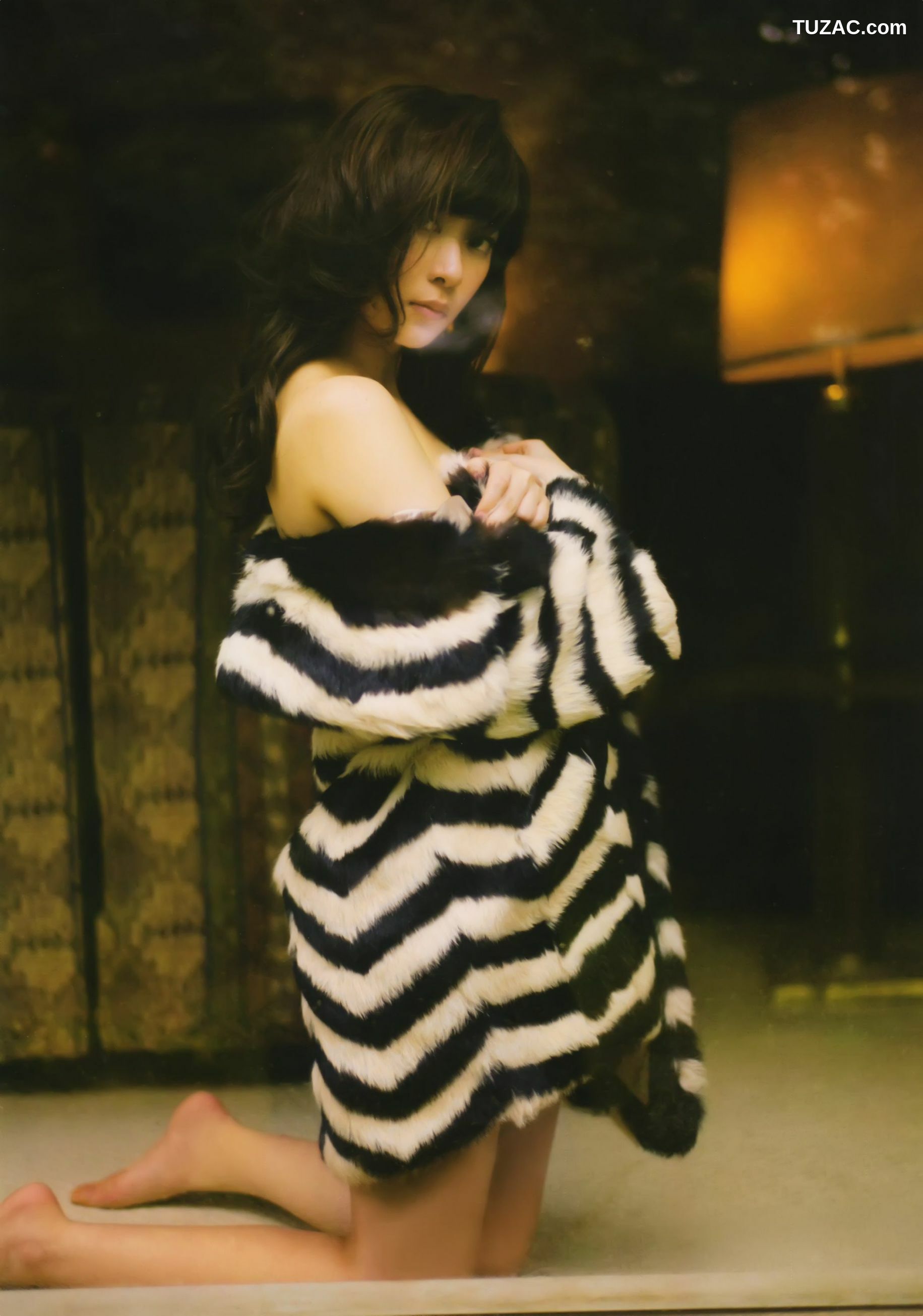 PB写真集_指原莉乃 《スキャンダル中毒》 [104P]