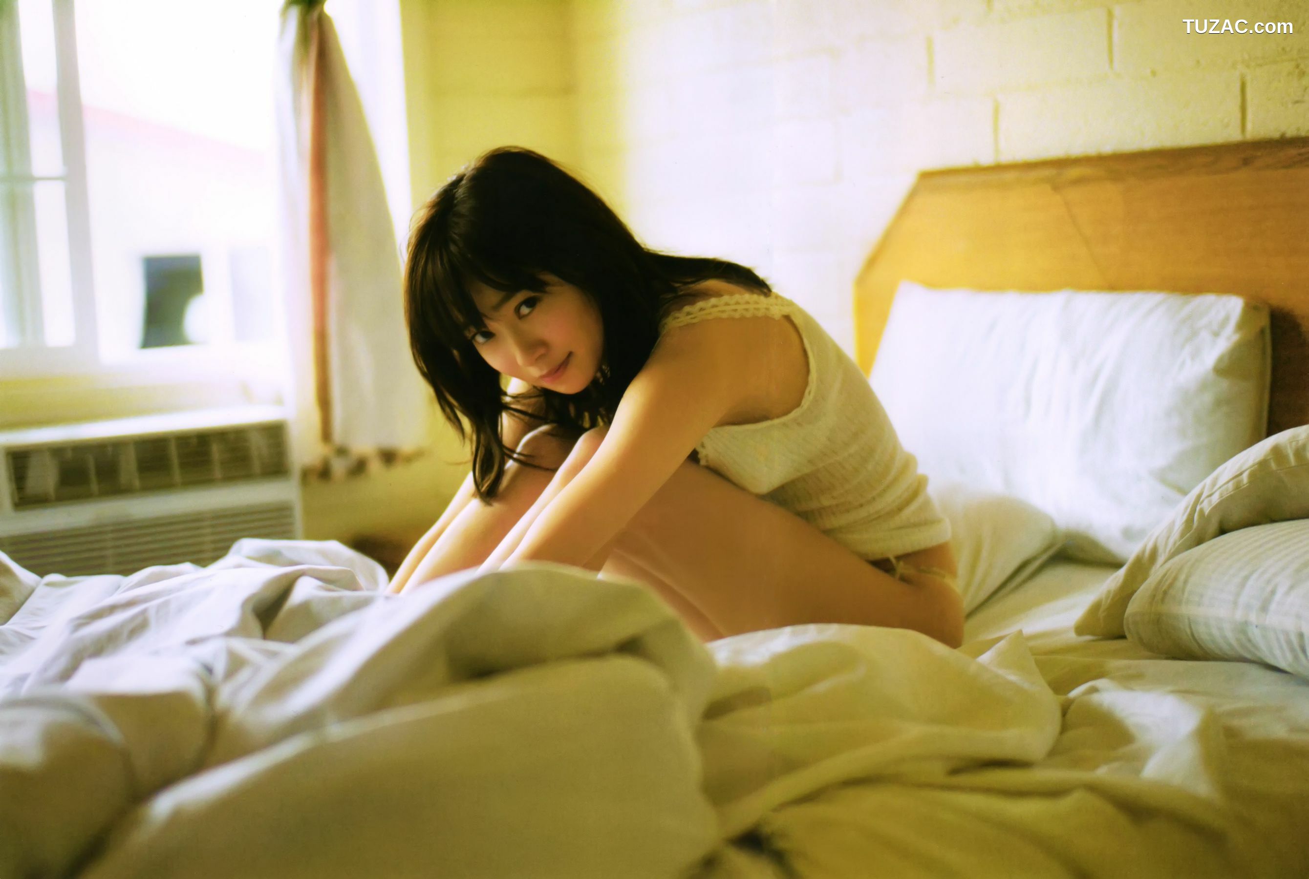 PB写真集_指原莉乃 《スキャンダル中毒》 [104P]