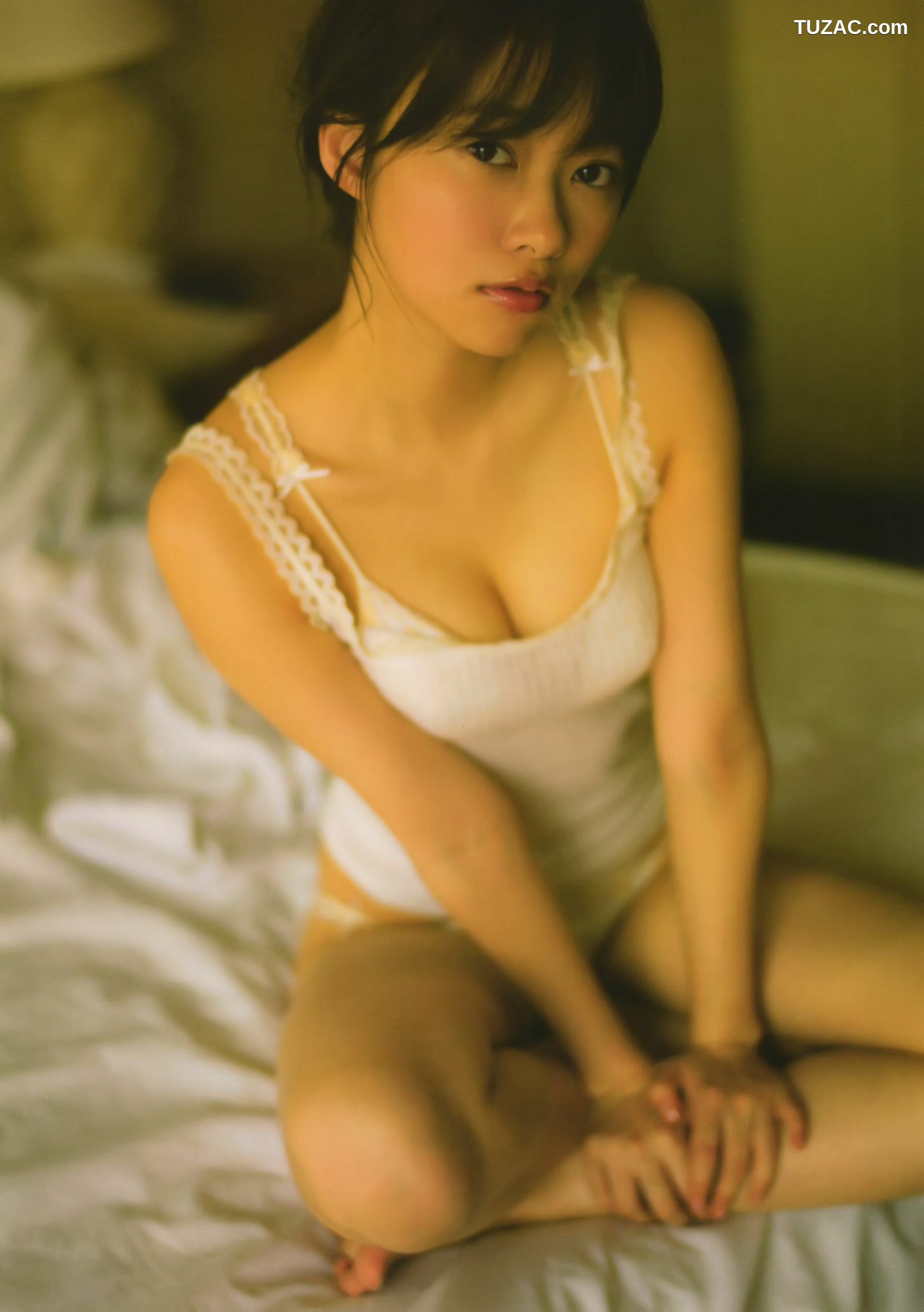 PB写真集_指原莉乃 《スキャンダル中毒》 [104P]