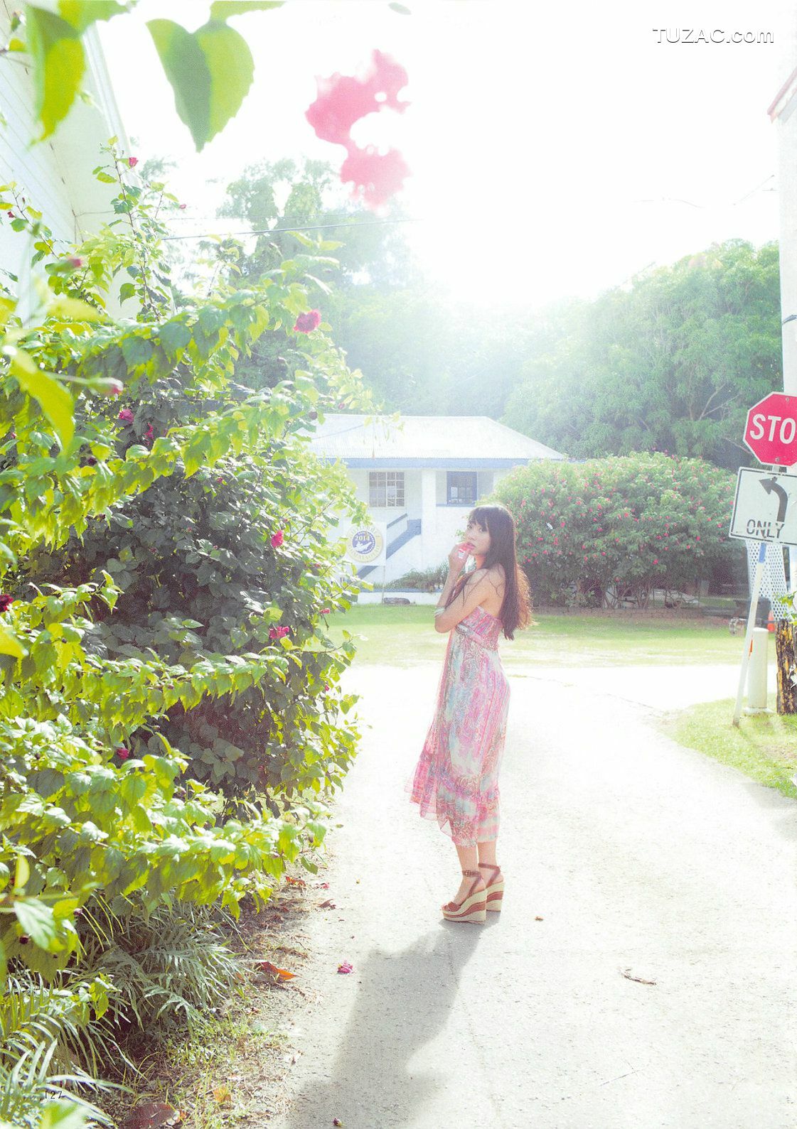 PB写真集_木﨑ゆりあ/木崎由里亚《Peace ぴーす》 [165P]