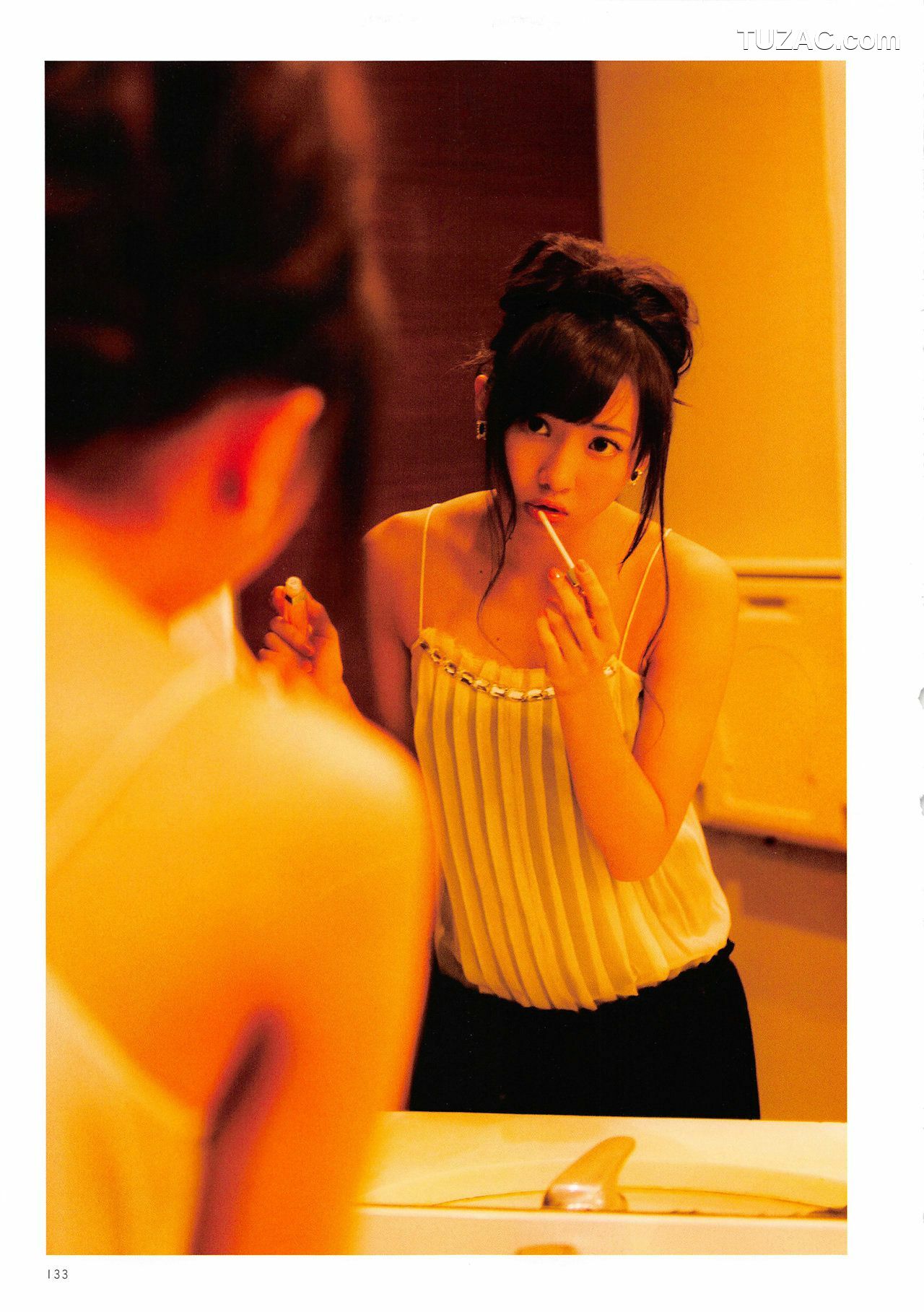 PB写真集_木﨑ゆりあ/木崎由里亚《Peace ぴーす》 [165P]