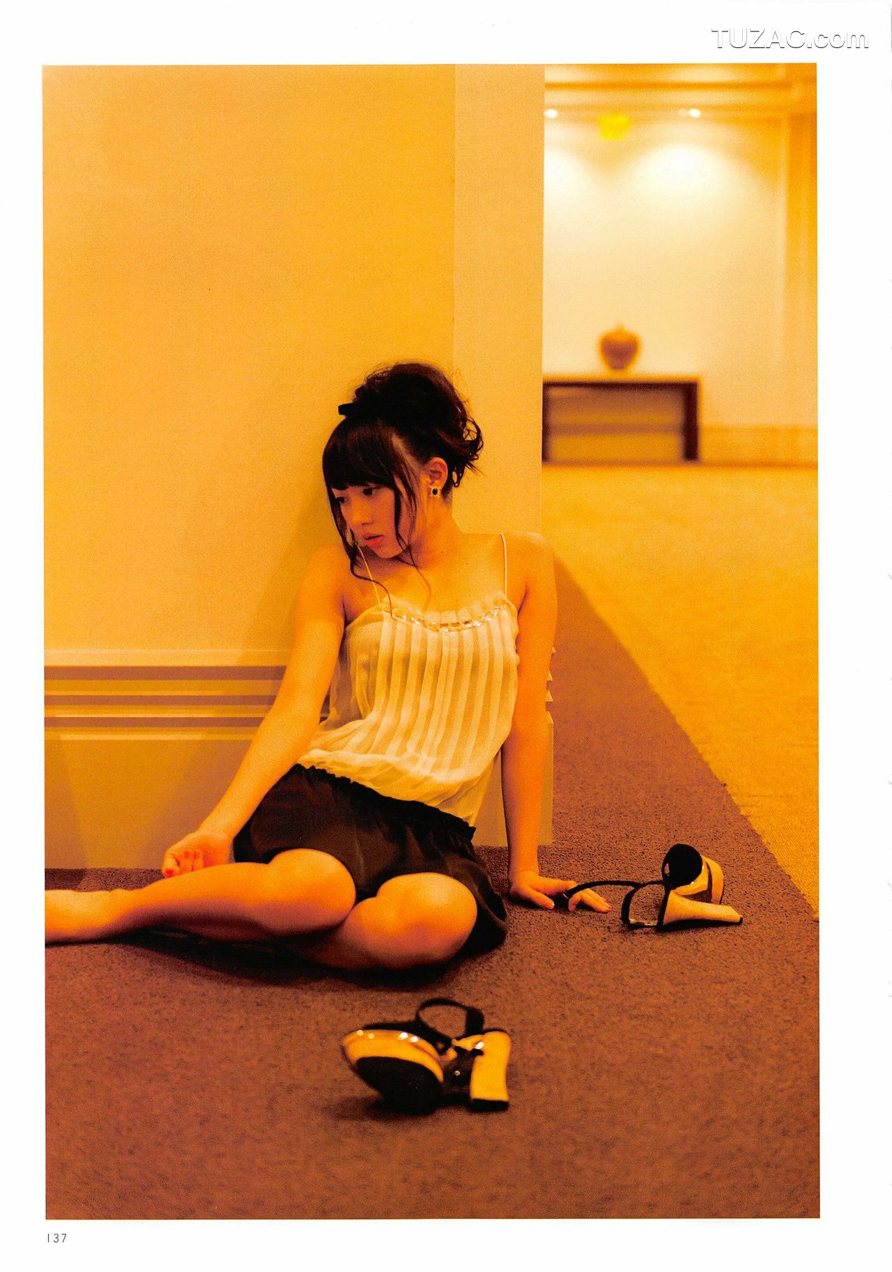 PB写真集_木﨑ゆりあ/木崎由里亚《Peace ぴーす》 [165P]