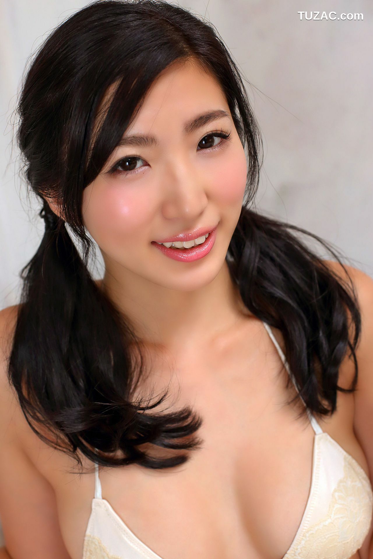 PB写真集_松嶋えいみ《至高の曲線美 松嶋えいみ 必撮！まるごと☆》 写真集[90P]