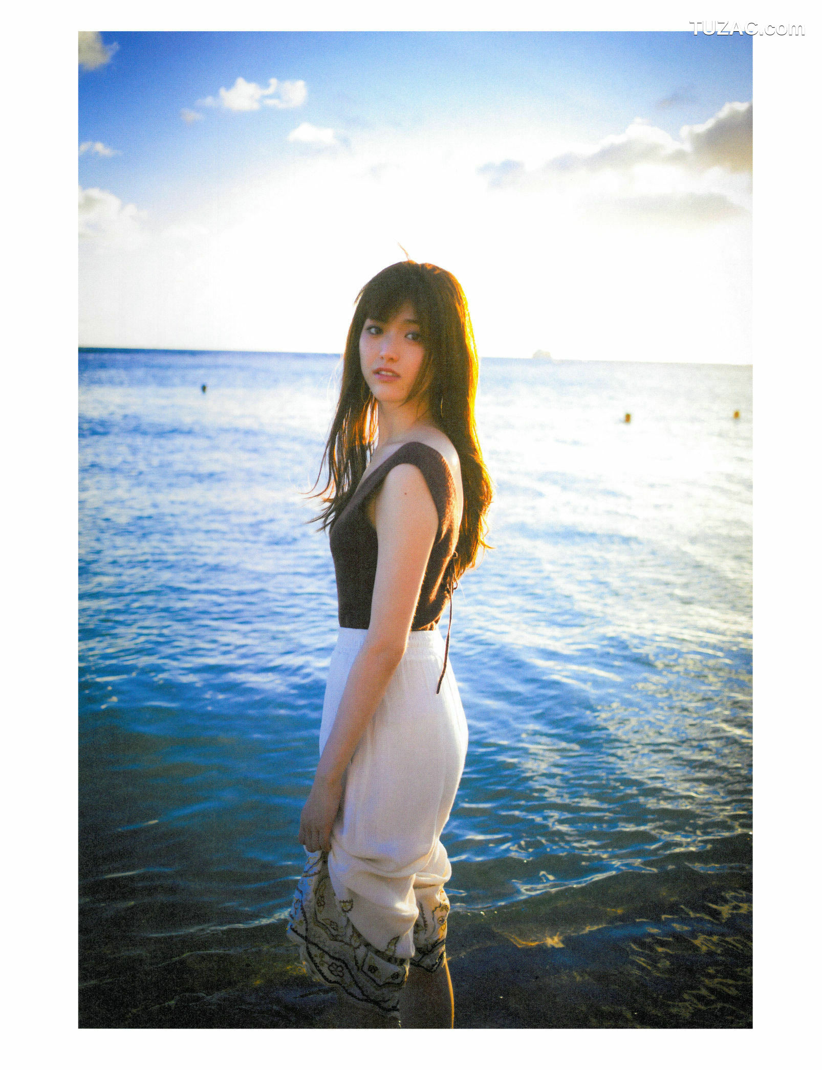 PB写真集_松村沙友理《意外っていうか、前から可愛いと思ってた》 写真集[94P]