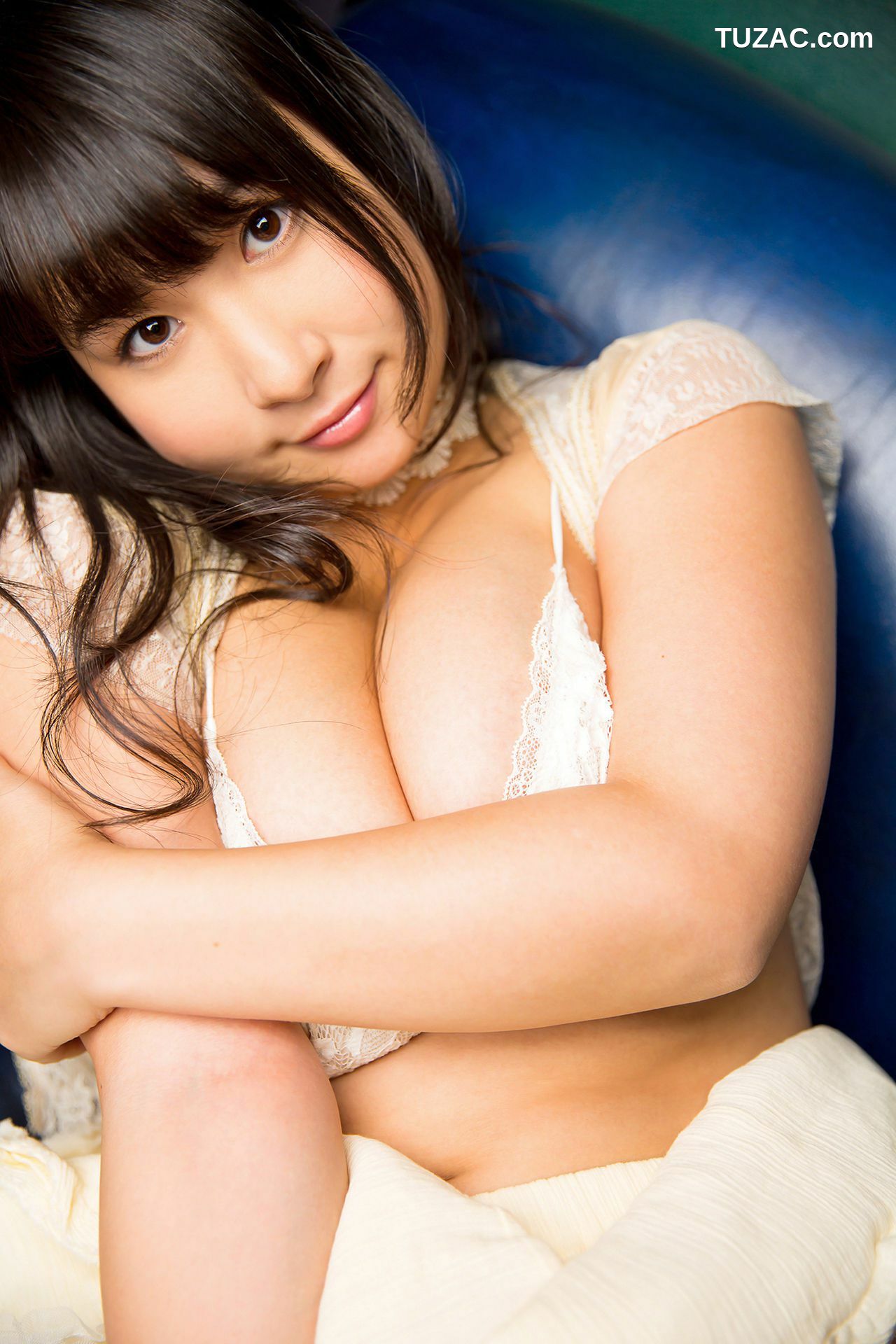 PB写真集_桐山瑠衣 《Baby Dolly 桐山瑠衣 必撮！まるごと☆》写真集